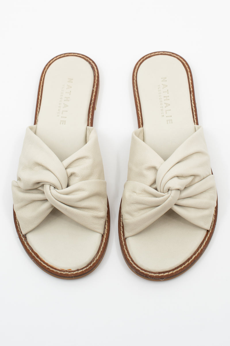 Compton slipper in off-white