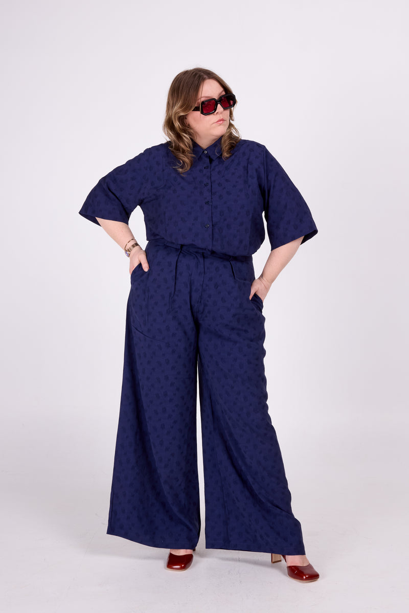 Donny trousers in blue woven berries