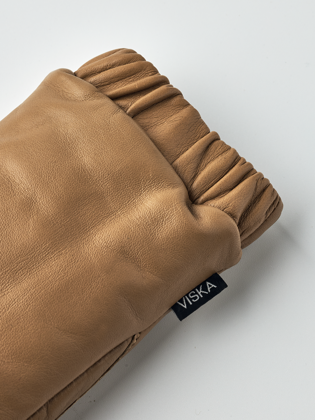 Hestra | Lilja want in camel