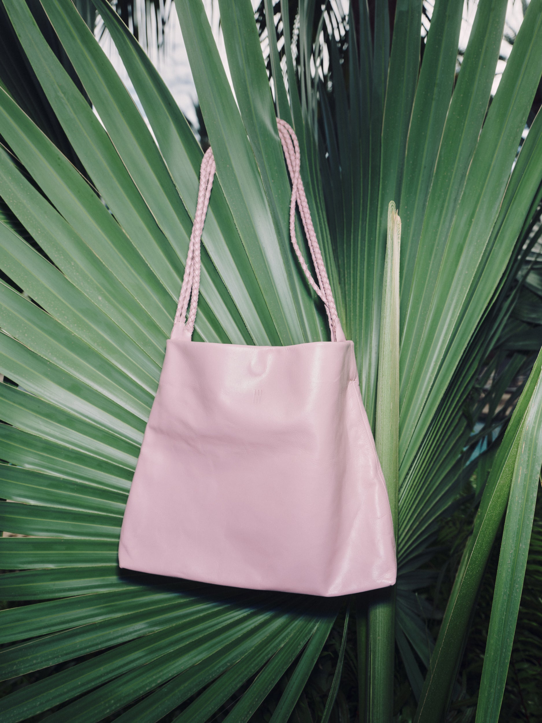 Clutch bag in misty rose