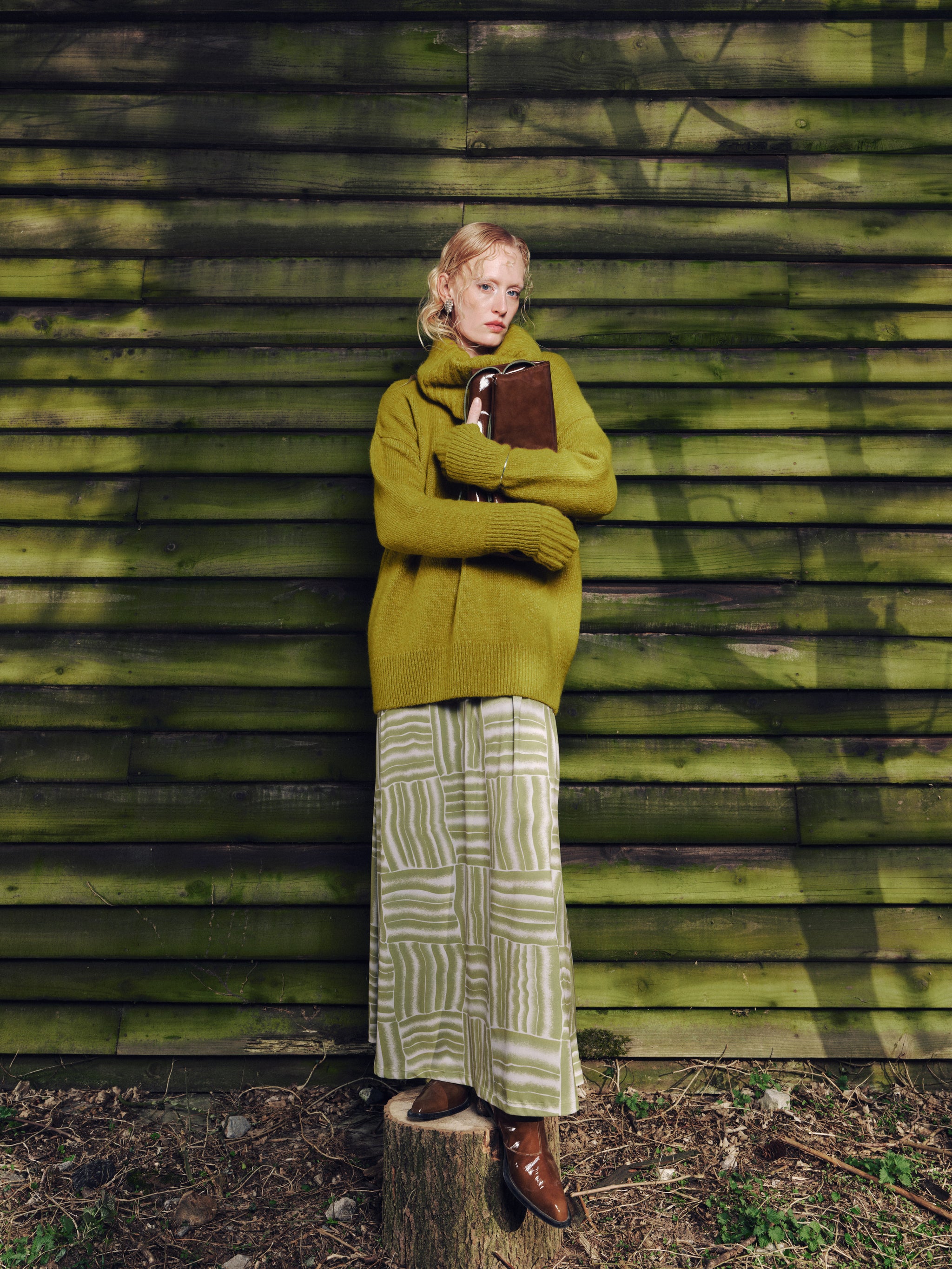 Gilda ankle boot in patent olive