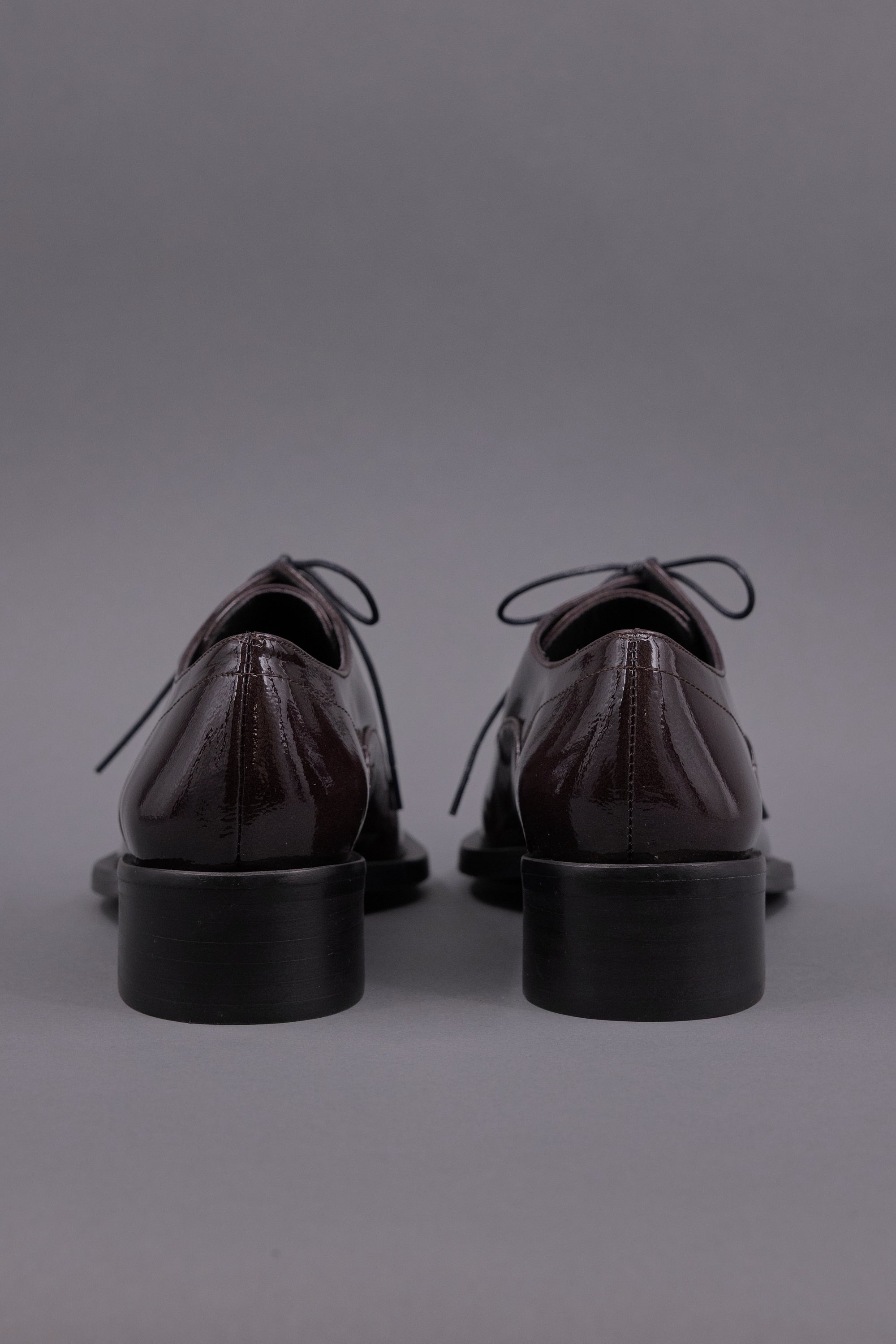 Goya lace-up shoe in after dark