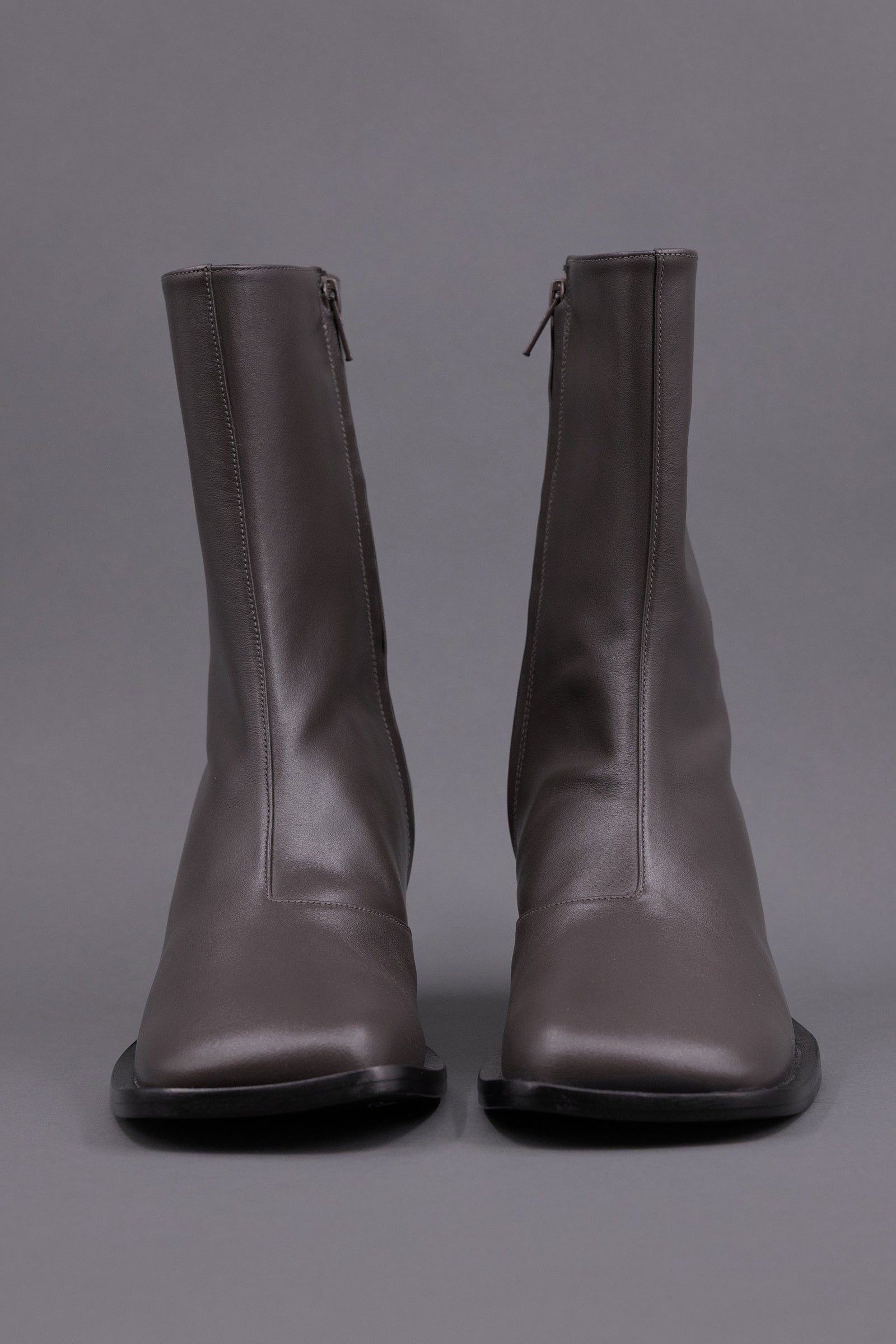 Grada ankle boot in nappa charcoal