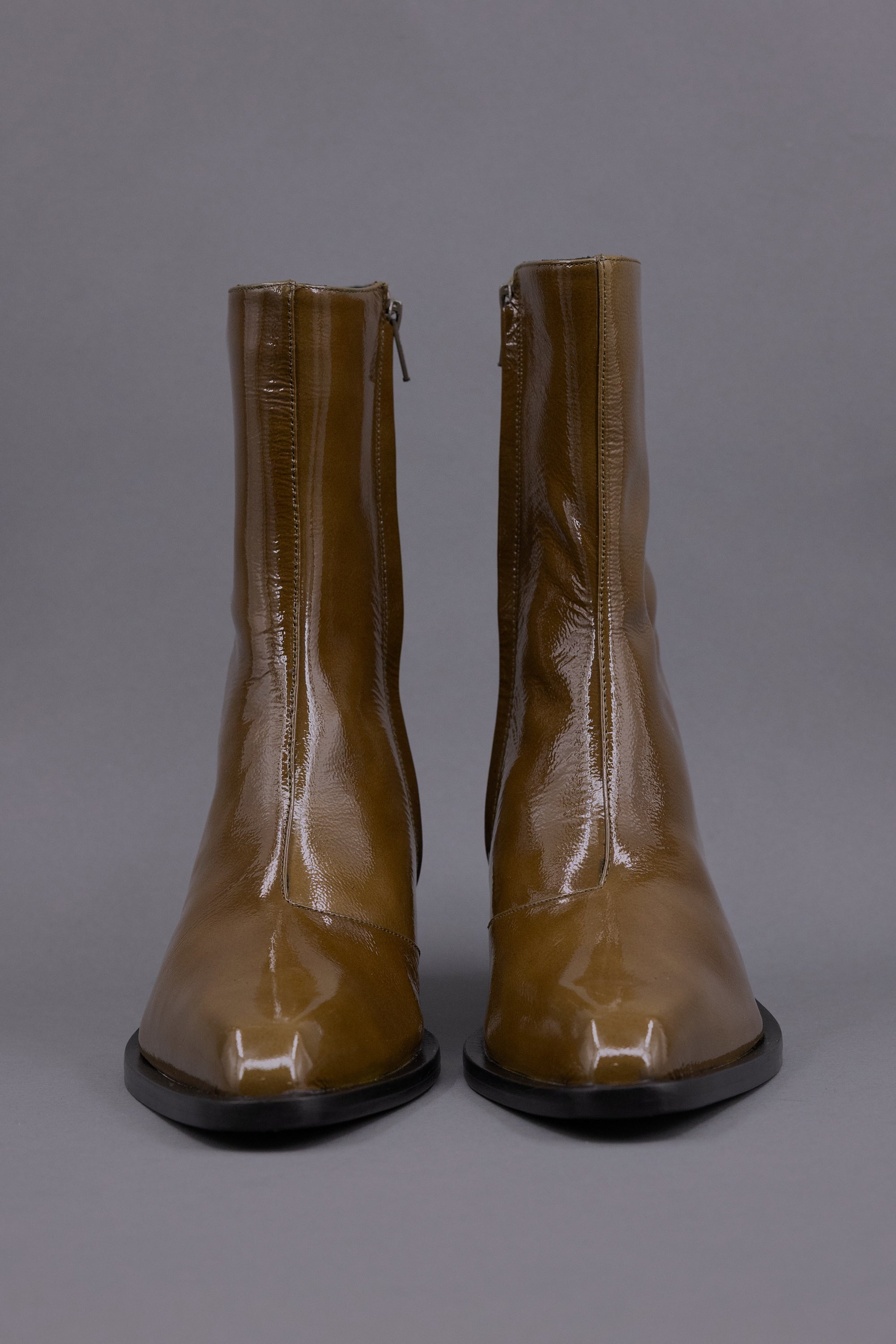 Gilda ankle boot in patent olive