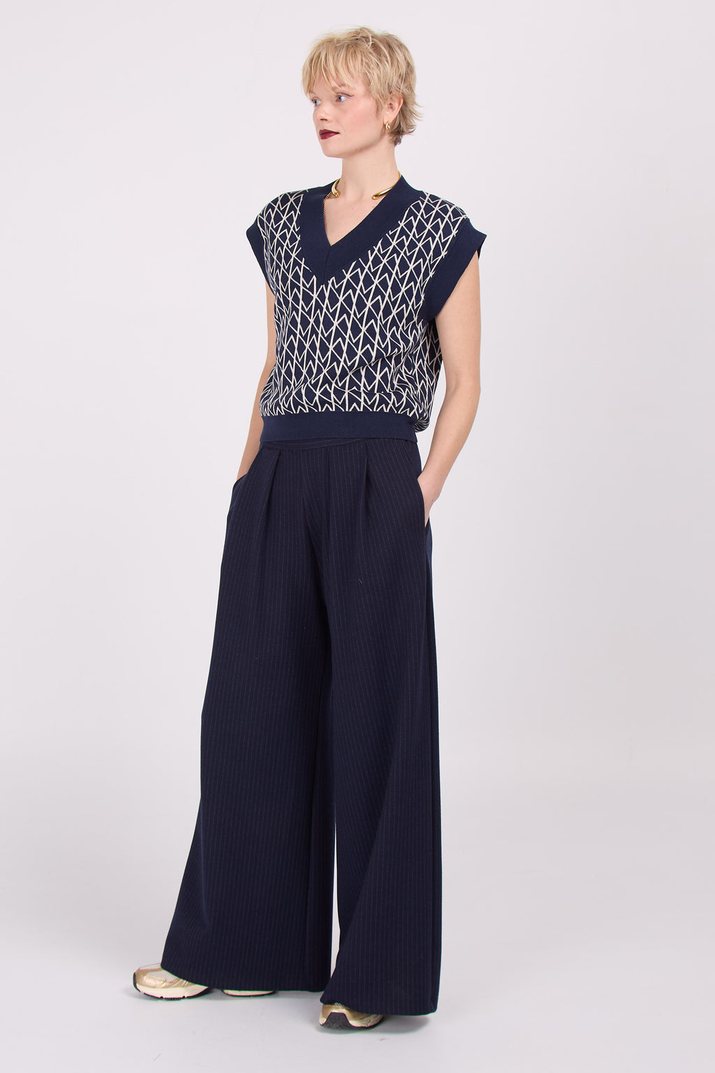 Sonka midnight blue graphical knitted top