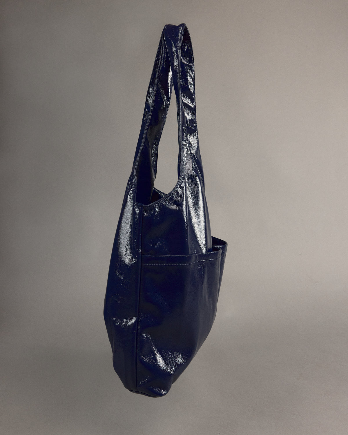 Jac handtas in academy blue faux leather