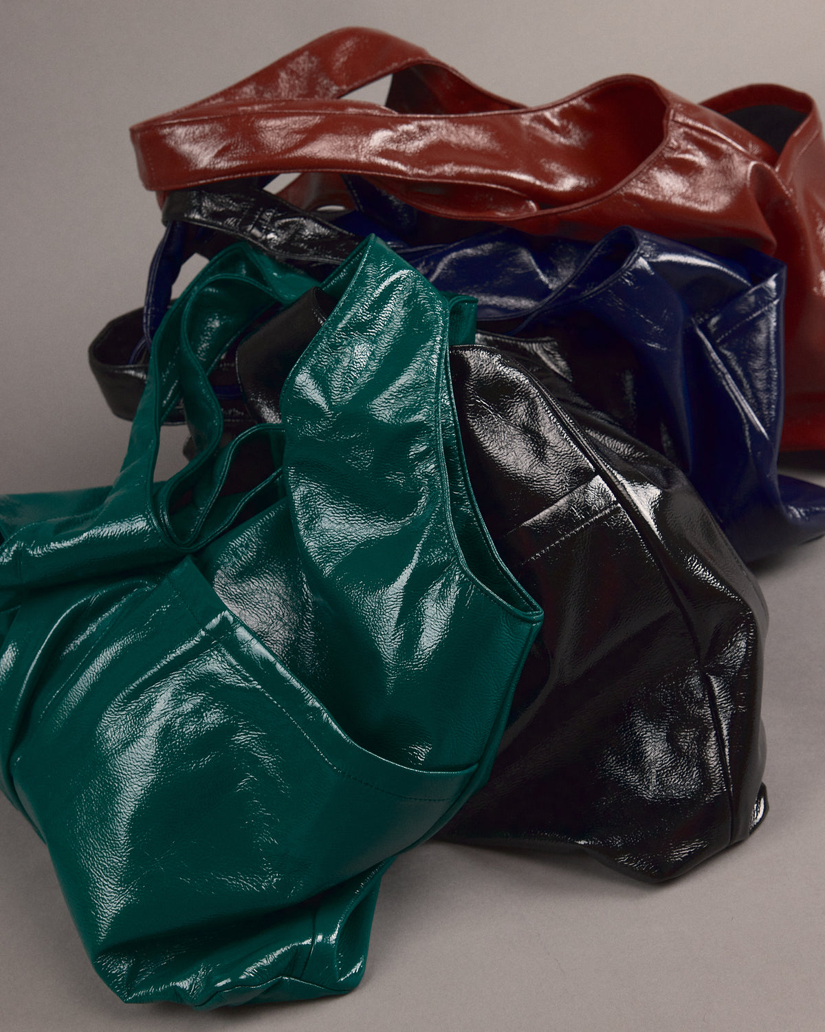 Jac handtas in black faux leather