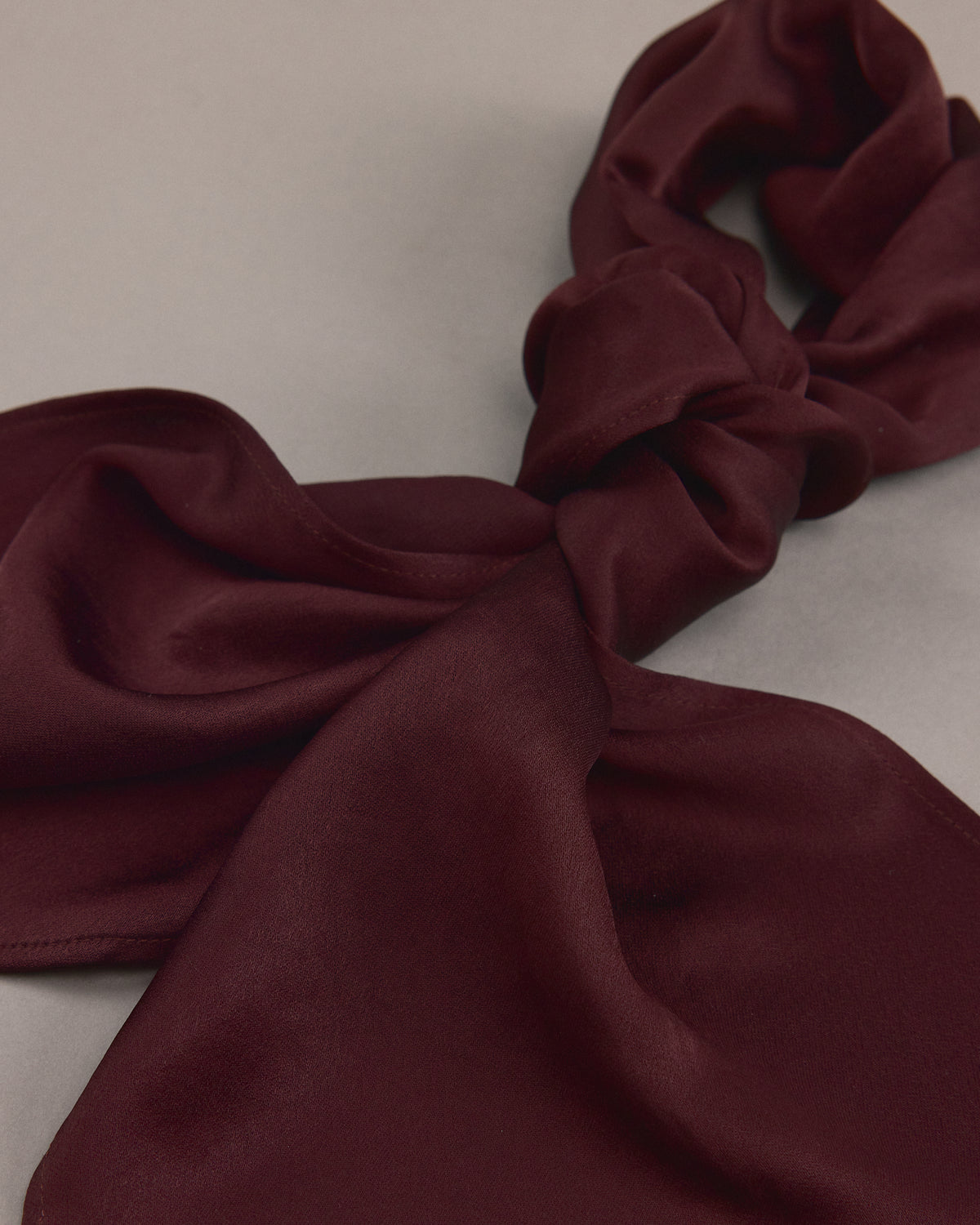 Hee scarf in burgundy