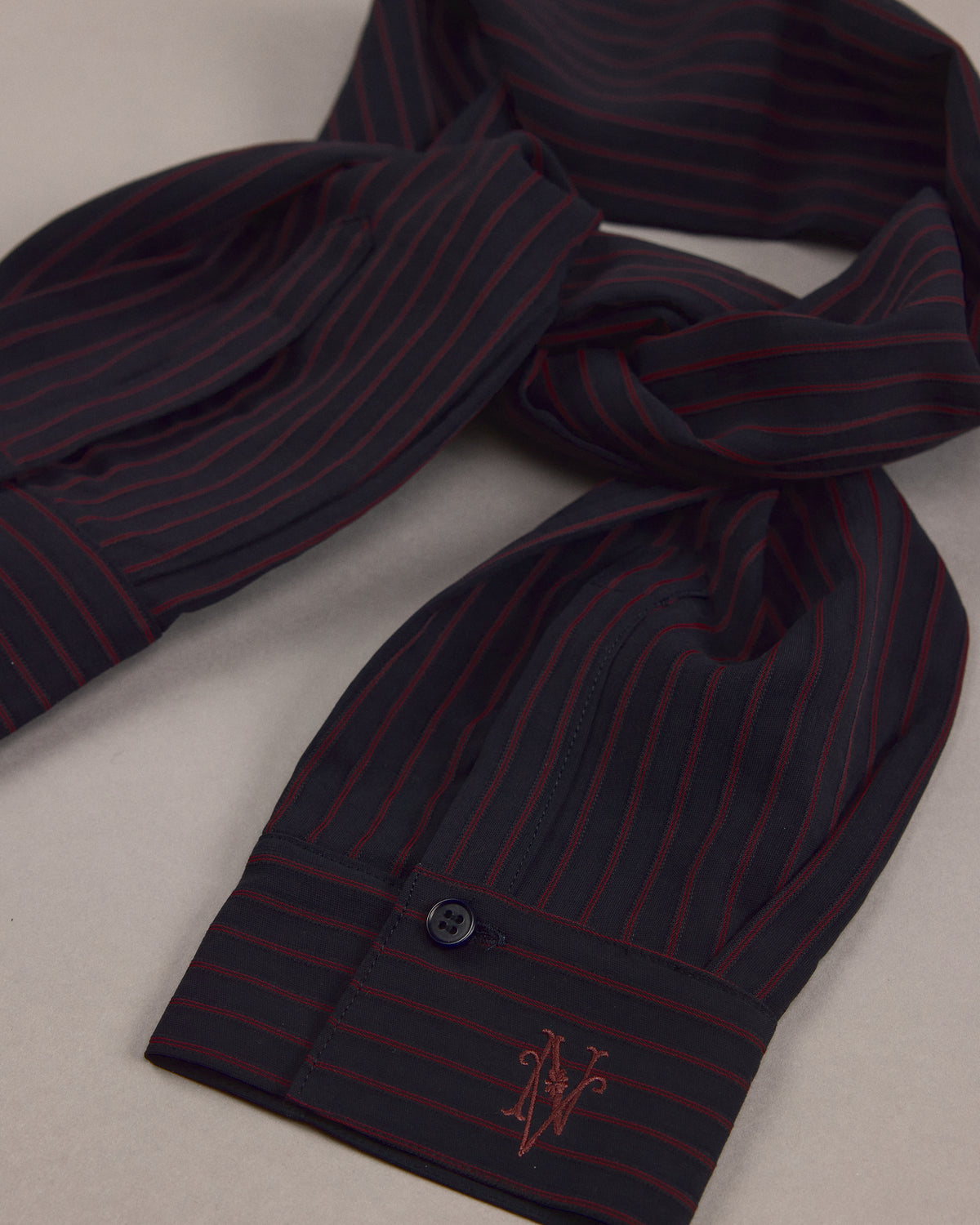 Ganna scarf in dark blue / burgundy stripes