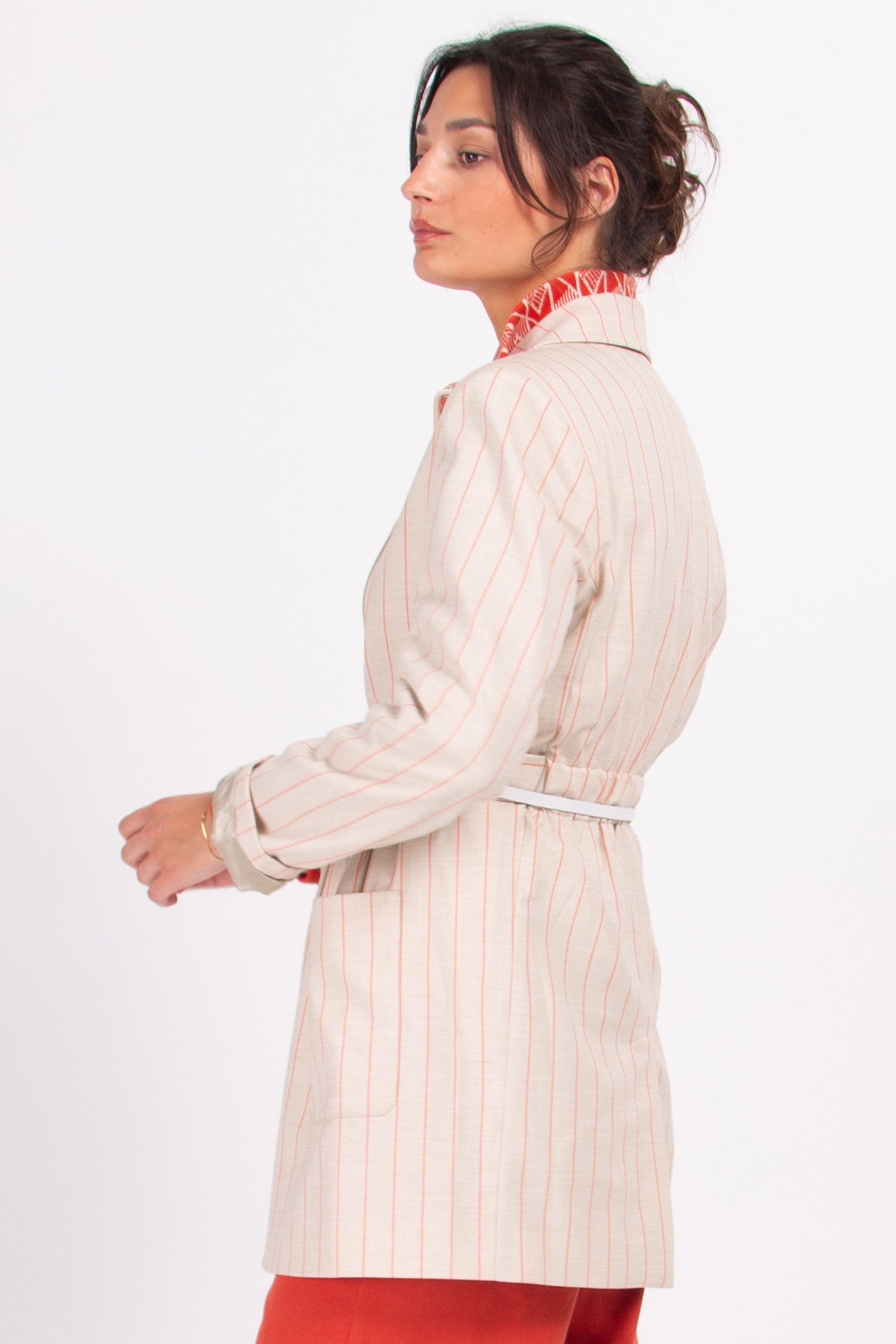 Dünner weißer Gürtel