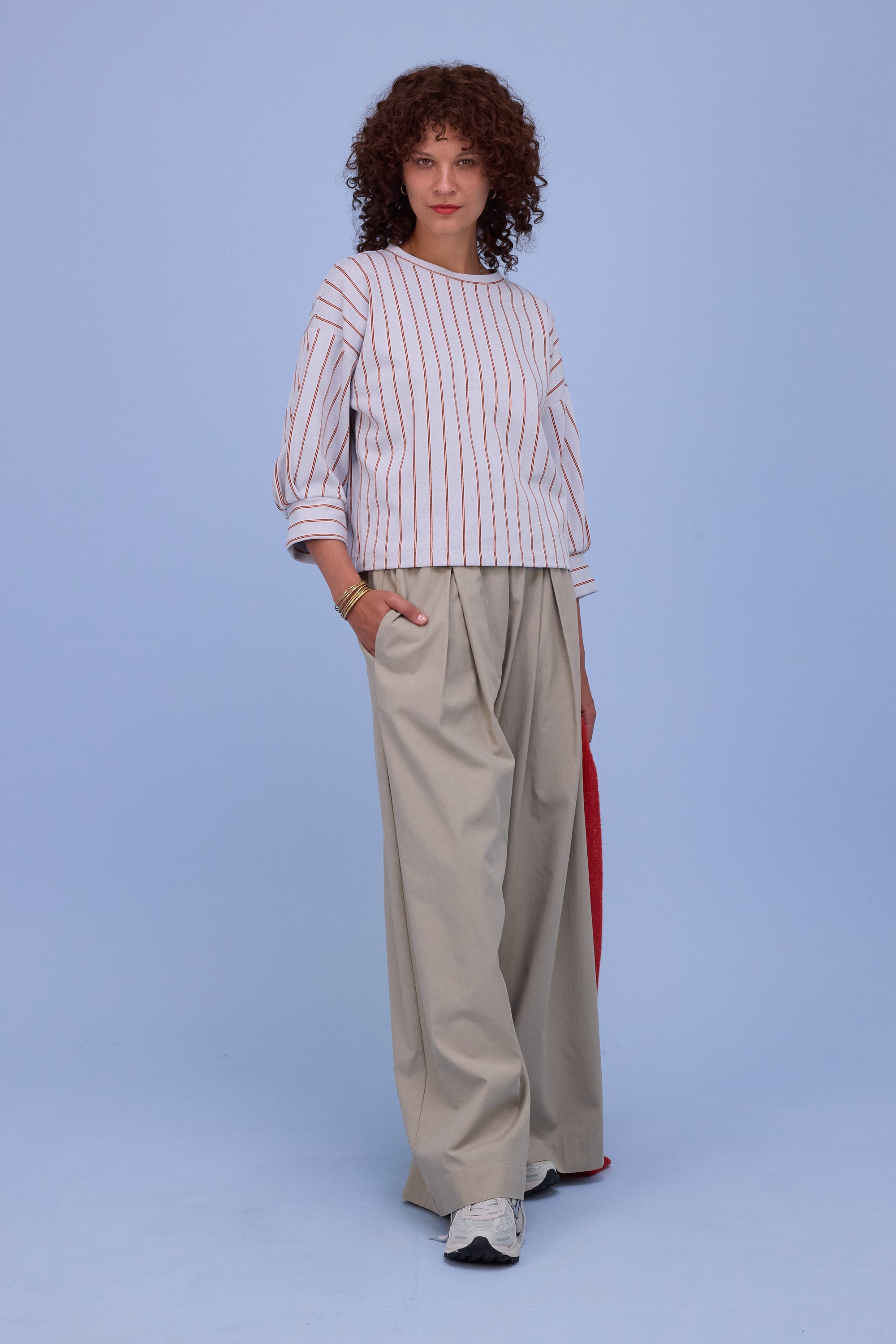 Cava sweater in sky blue red