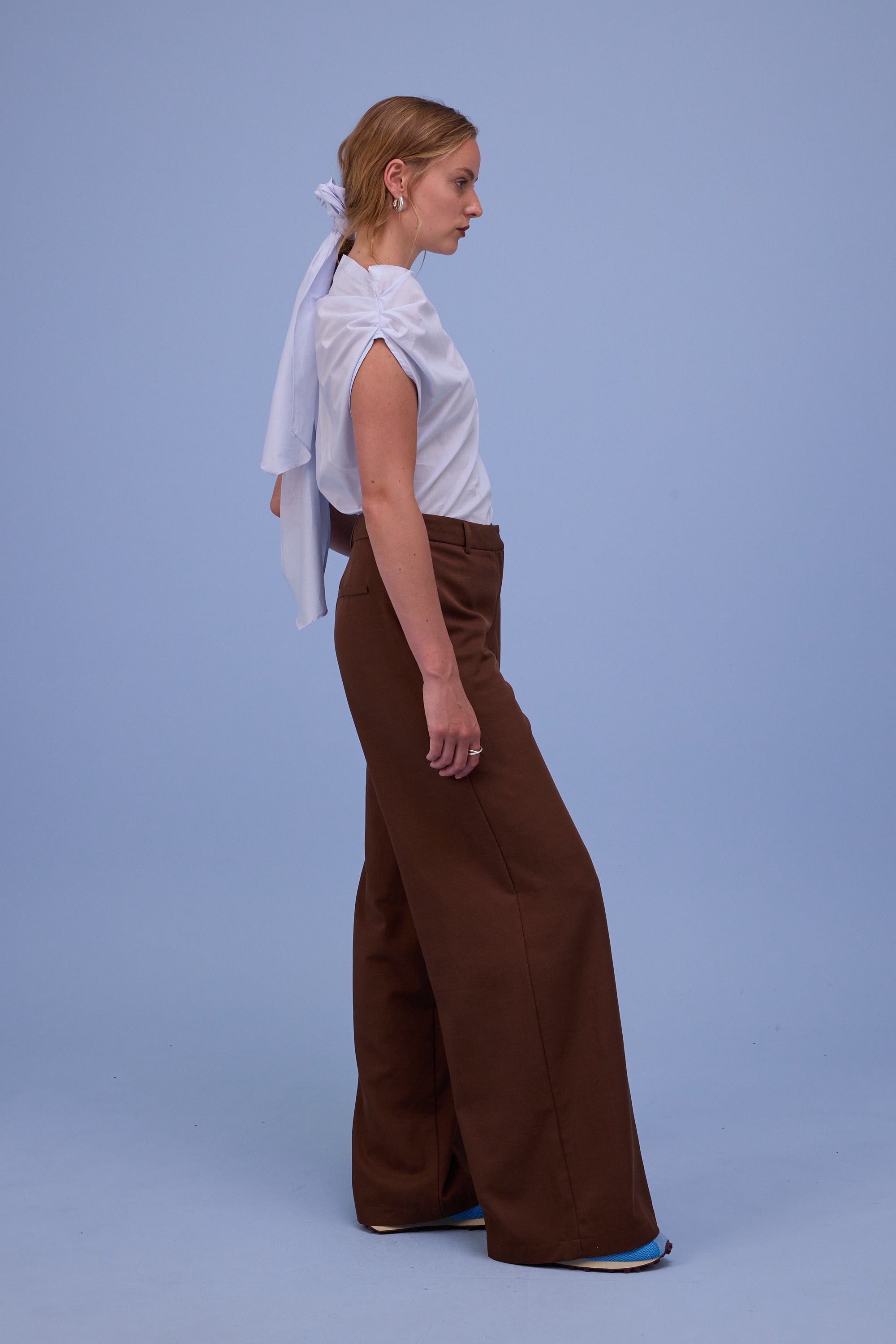 Feline top in springwater