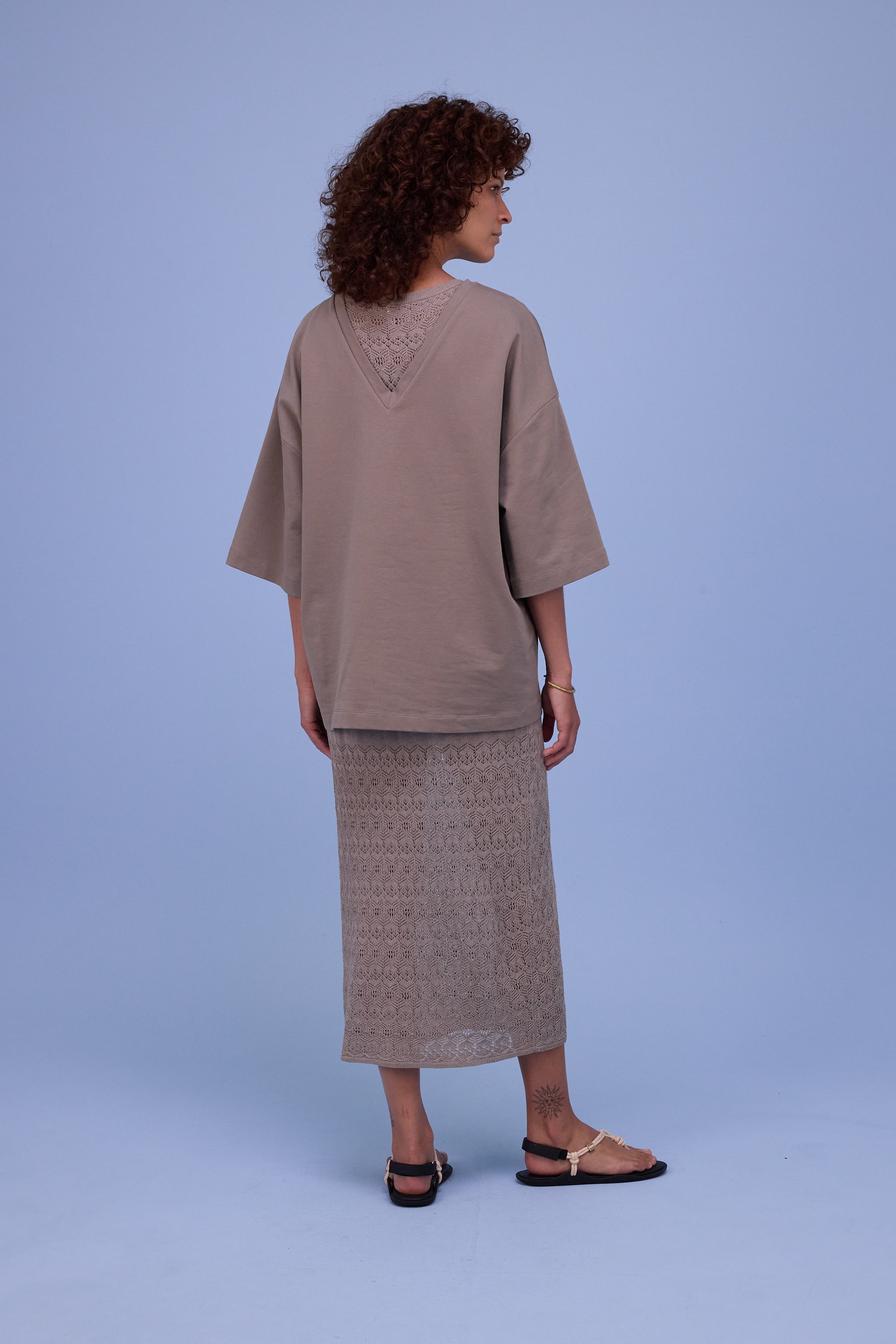 Hyon T-shirt in simply taupe