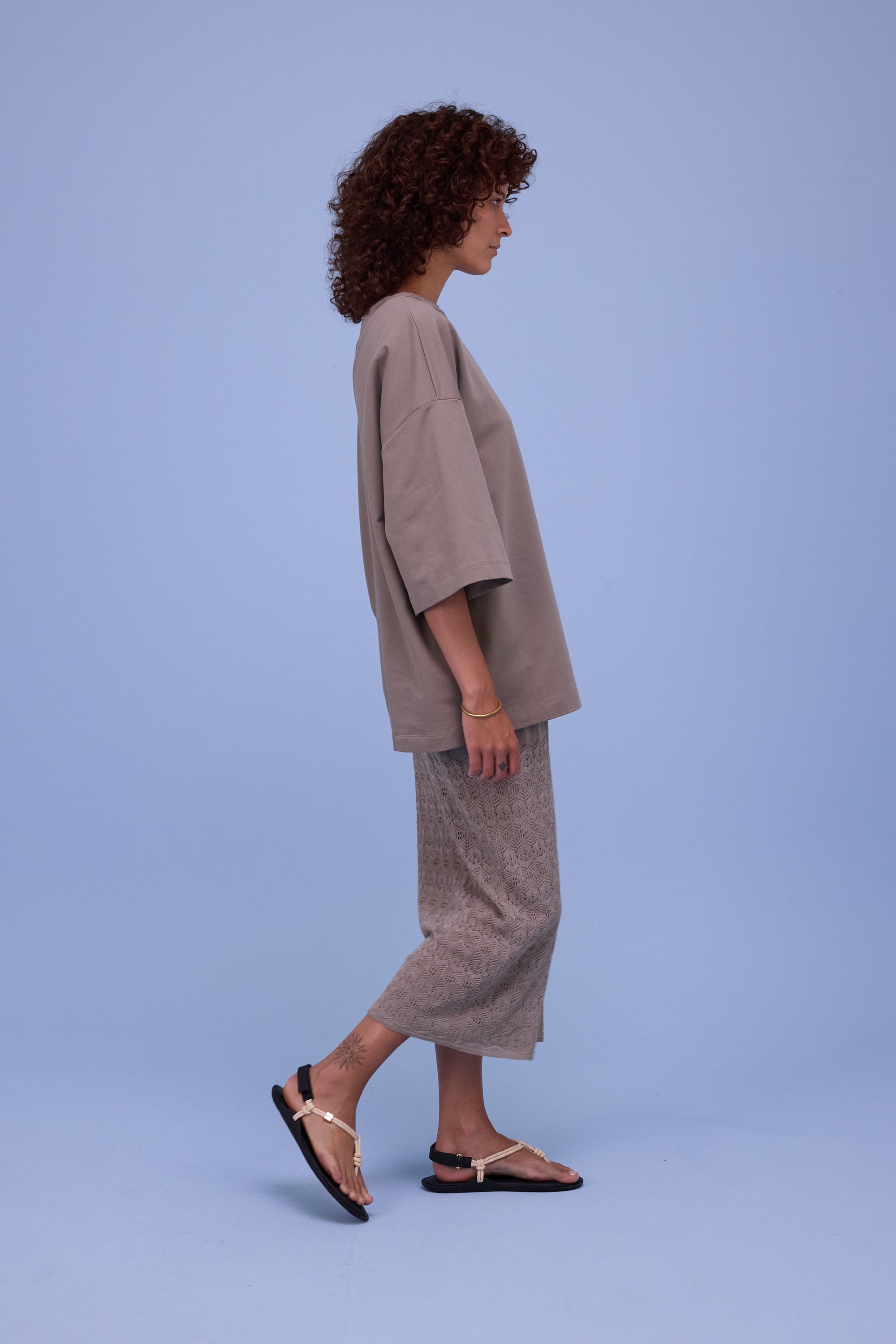 Hyon T-shirt in simply taupe