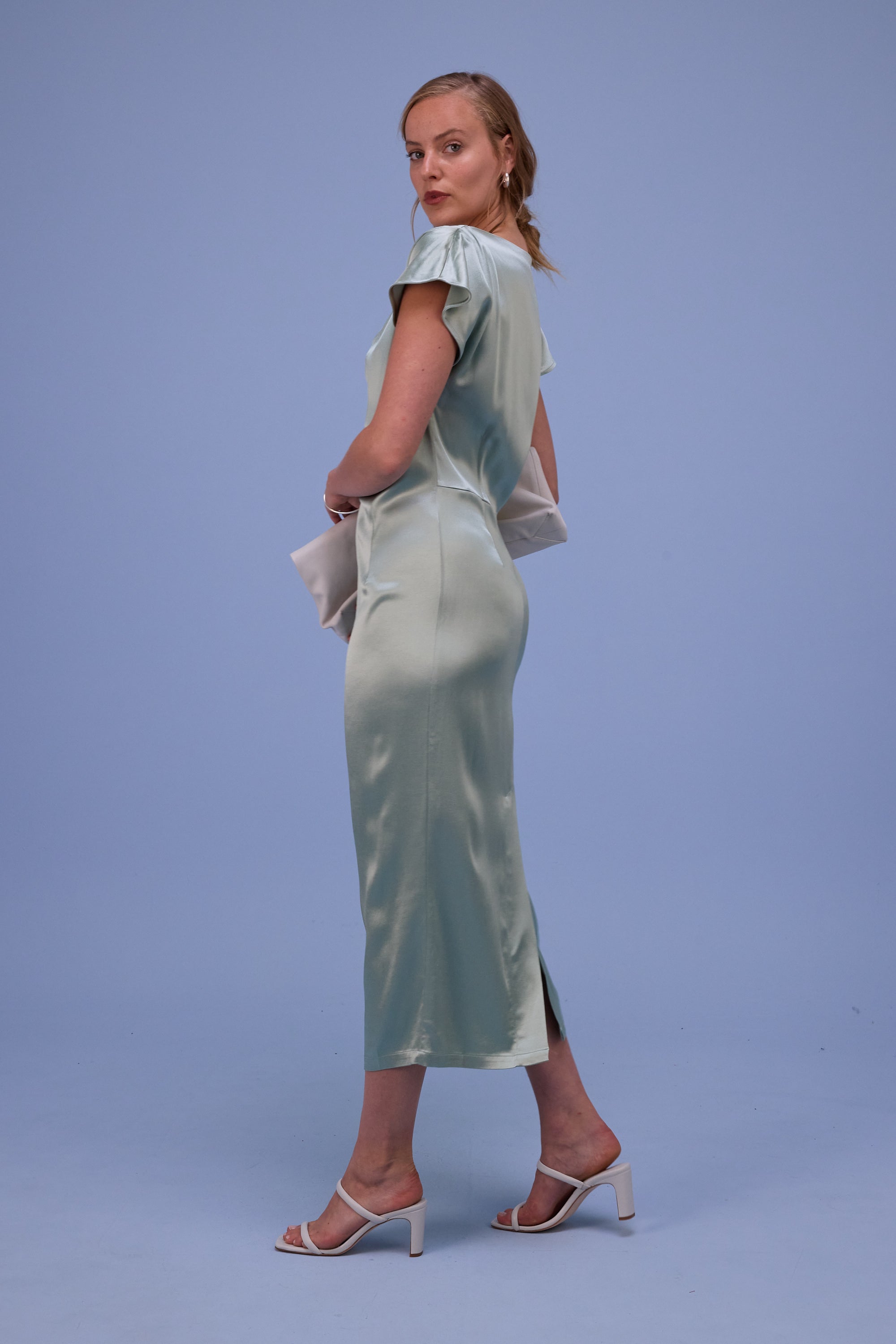 Hortense jurk in shiny aloë