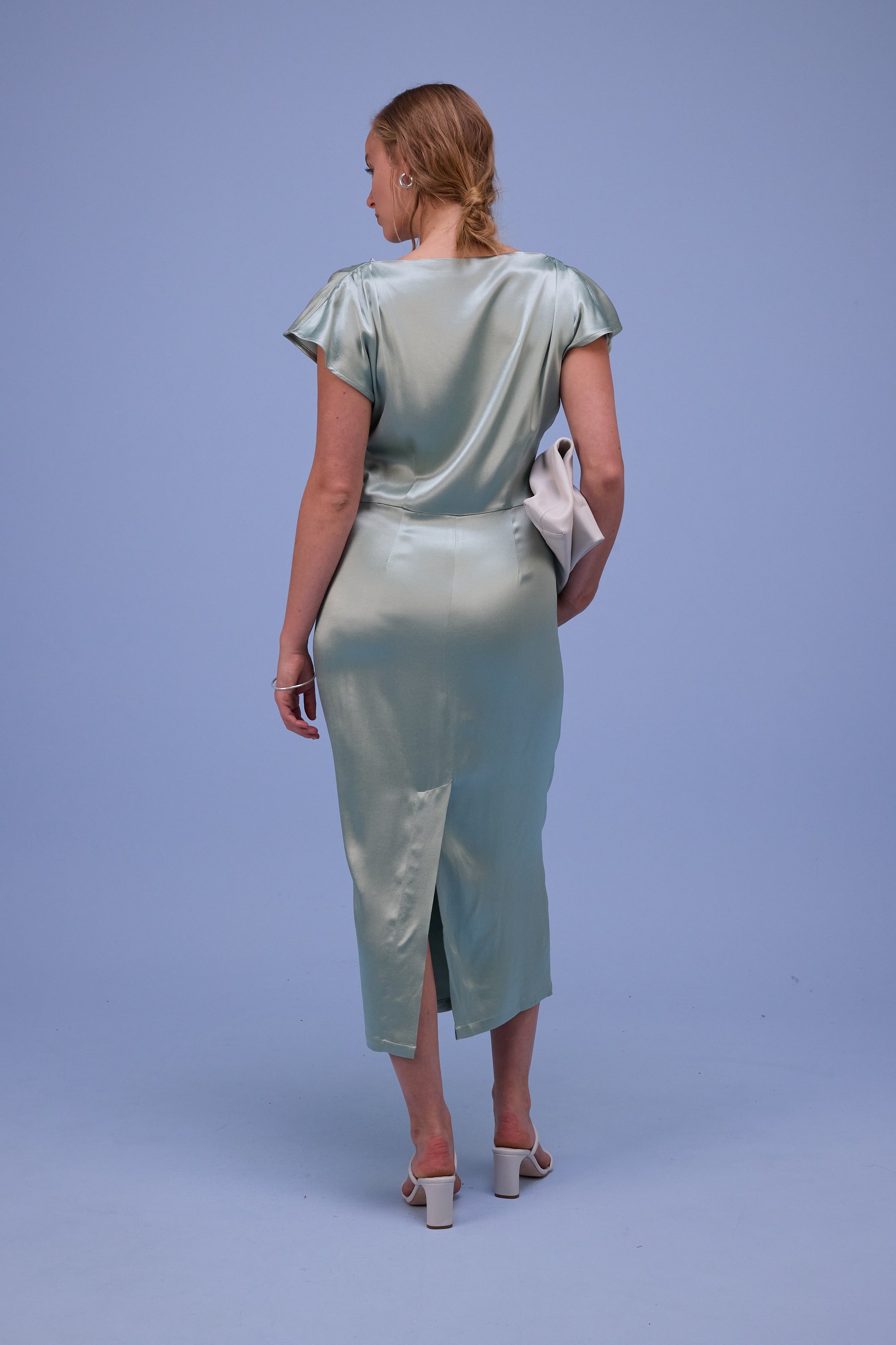 Hortense jurk in shiny aloë