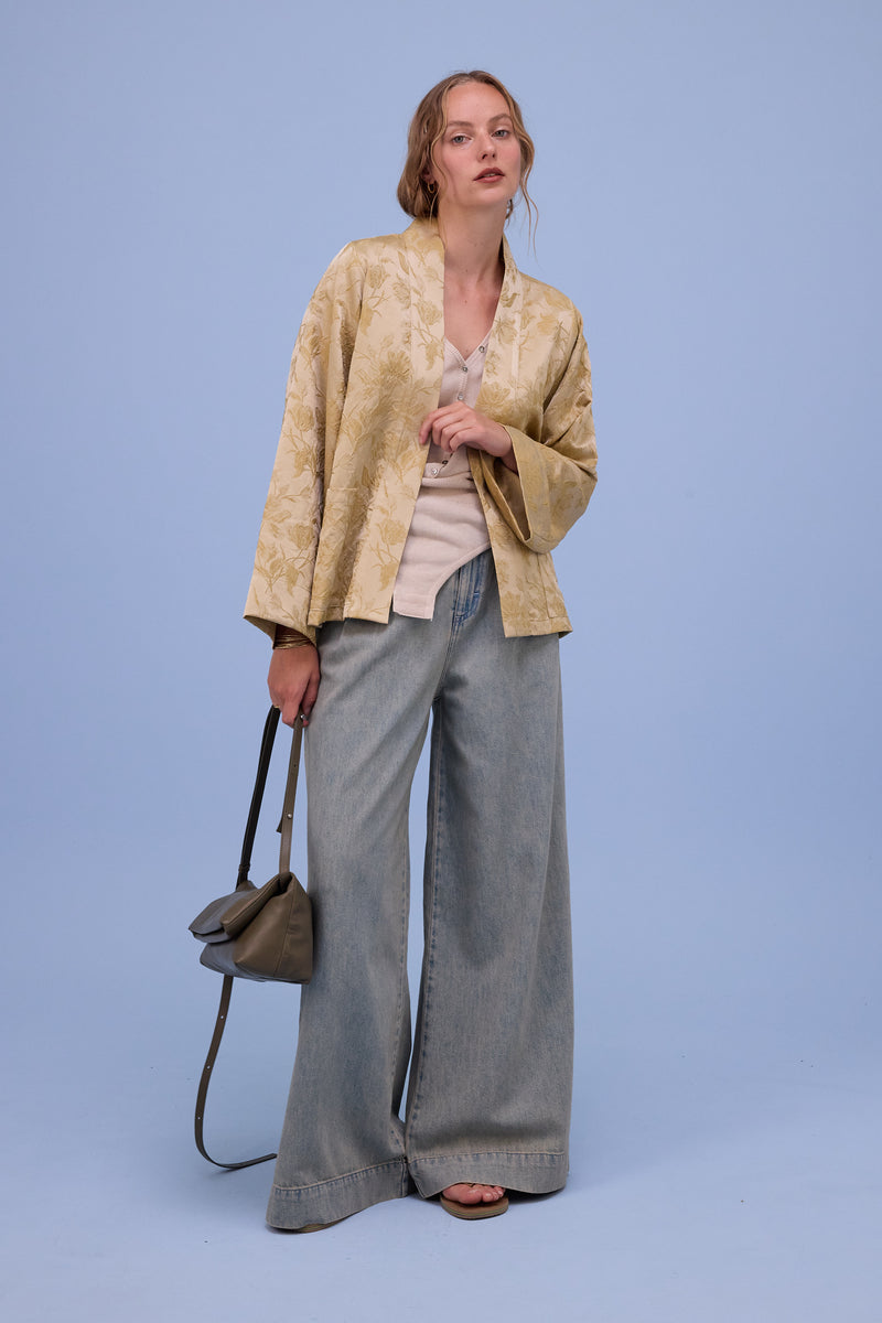 Flenn kimono in golden glow jacquard