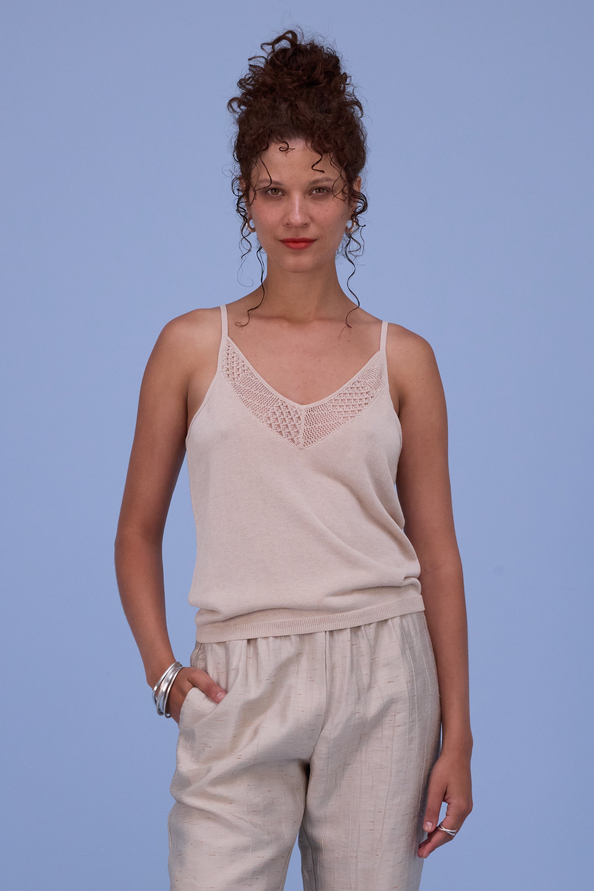 Honolulu top in sand