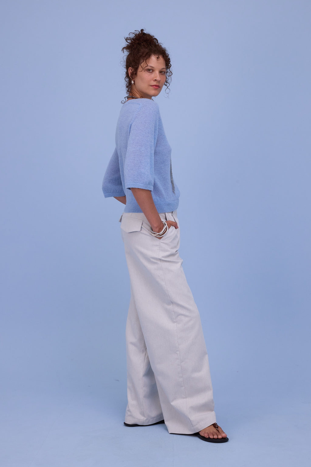 Huleva knitted sweater in chambray blue