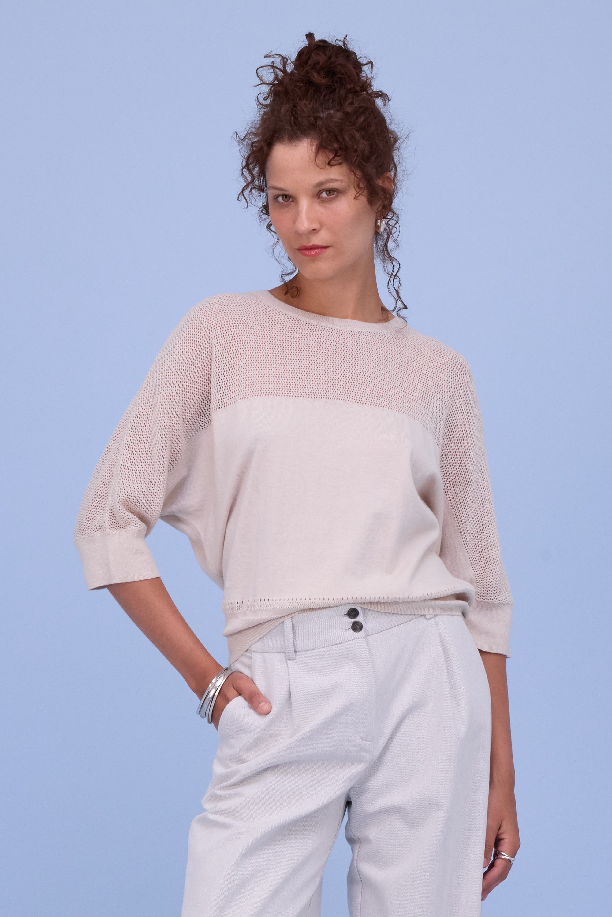 Hiroo top in almond