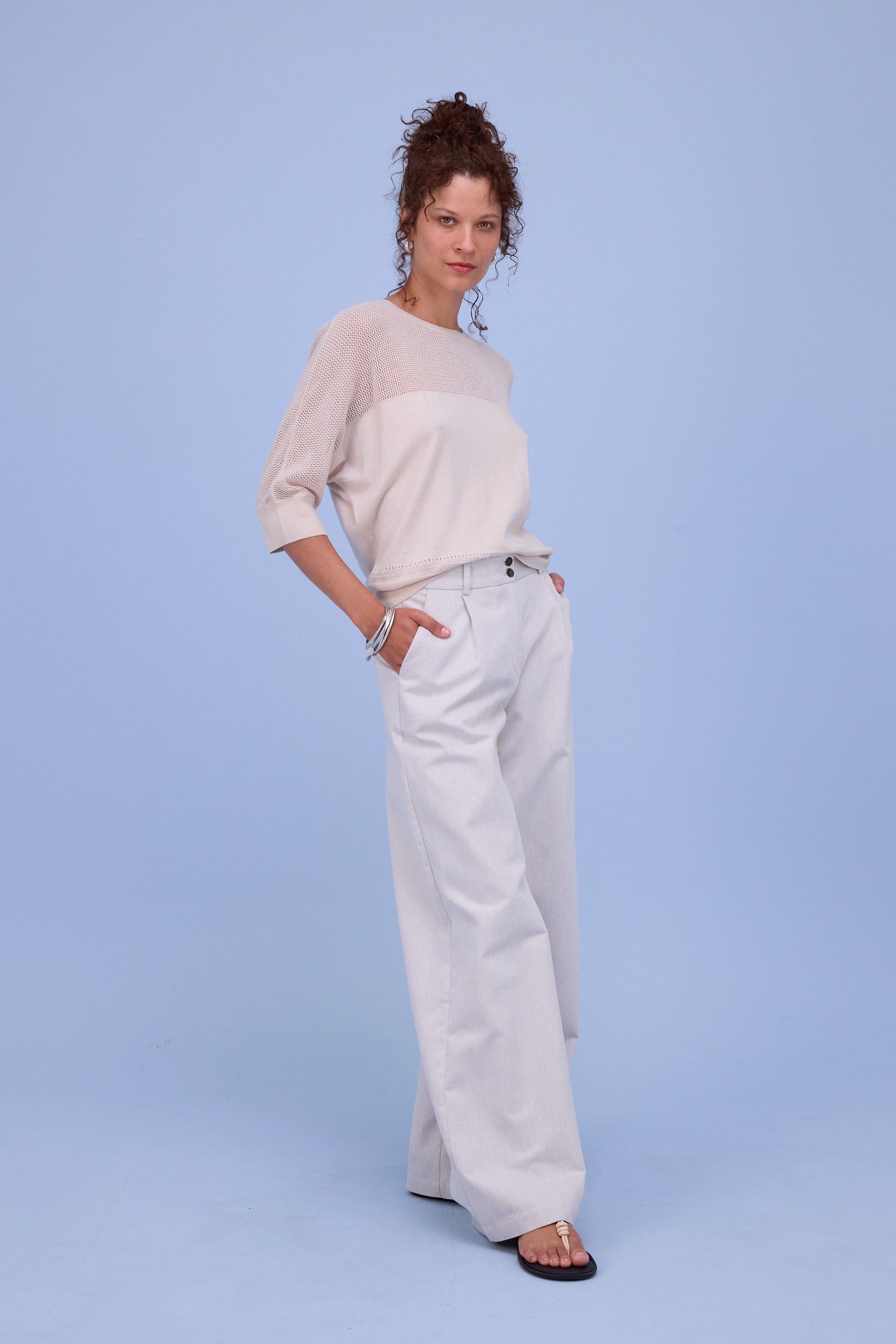Hiroo top in almond