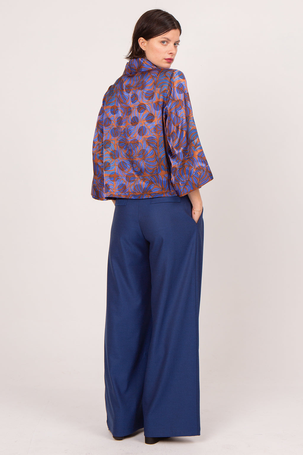 Clotilde blouse with brown blue leaves