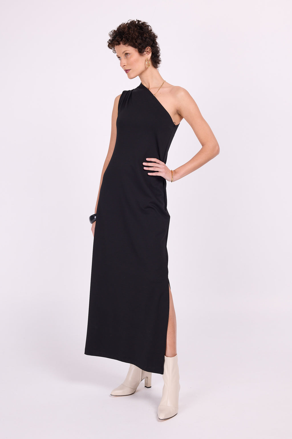 Evita black off-shoulder dress