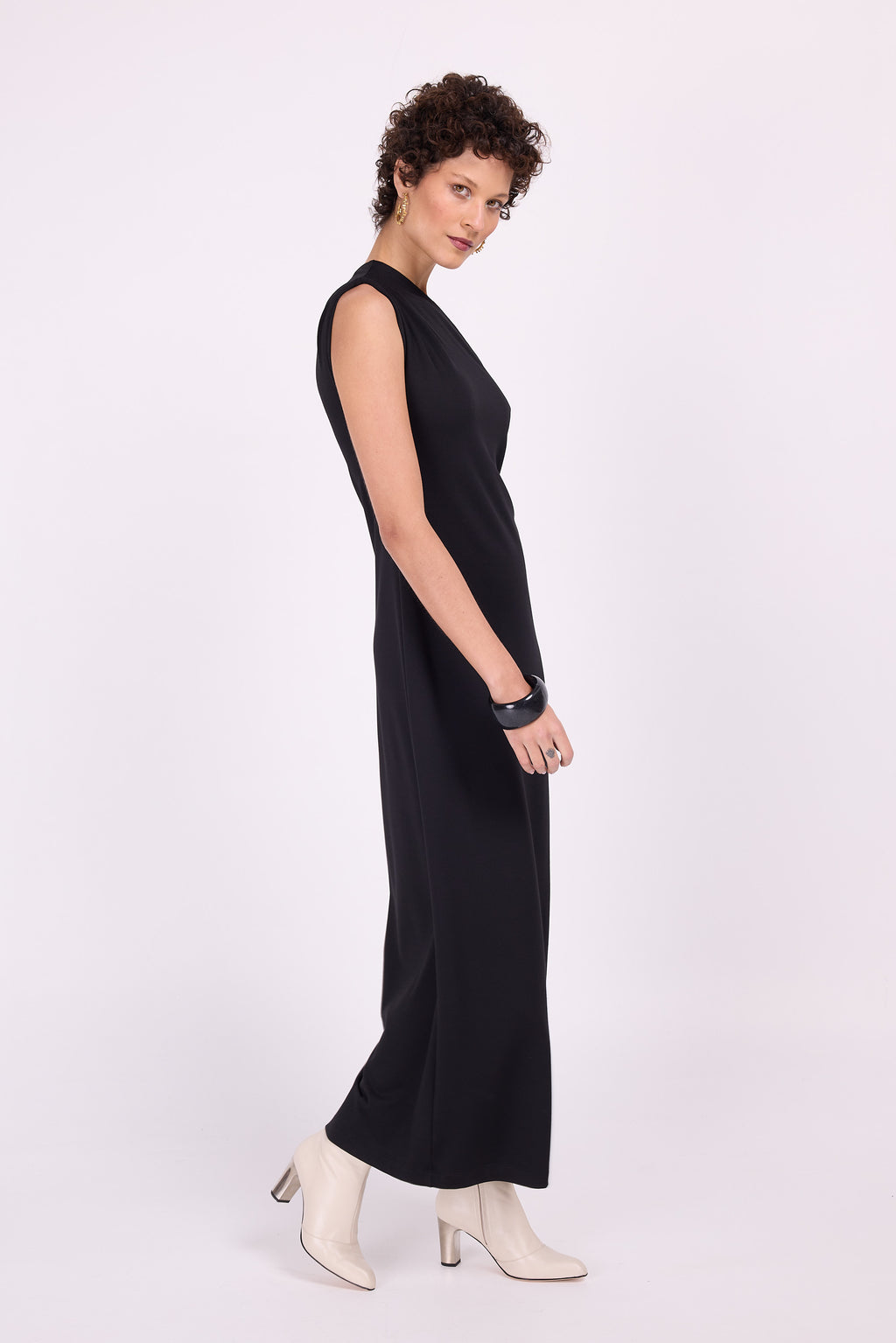 Evita black off-shoulder dress