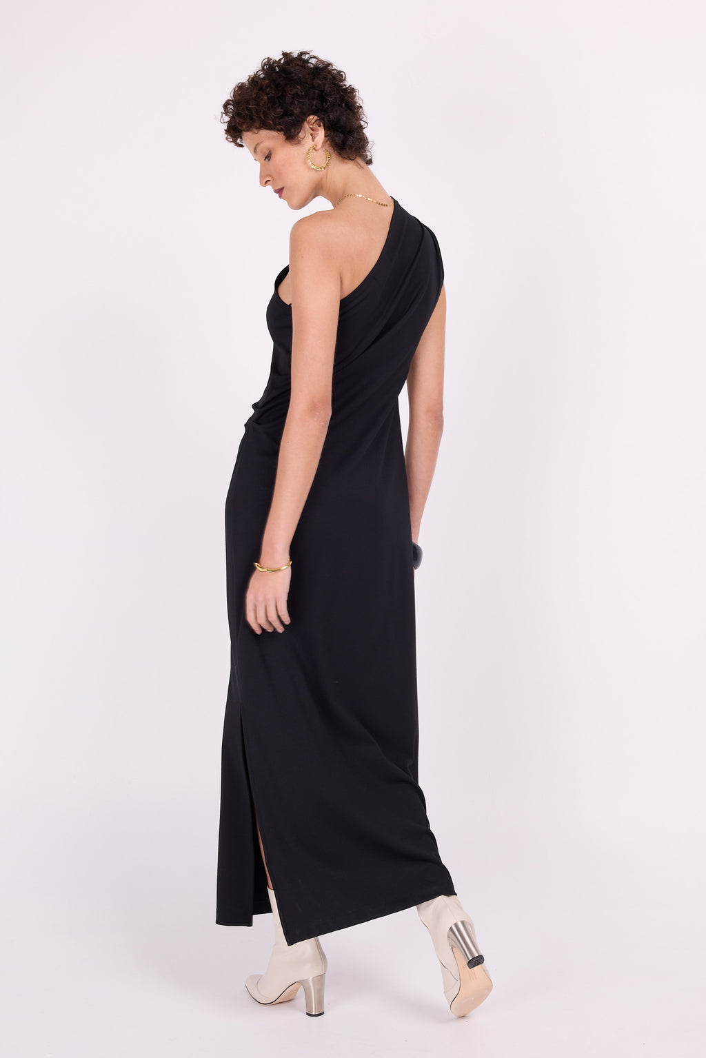 Evita black off-shoulder dress