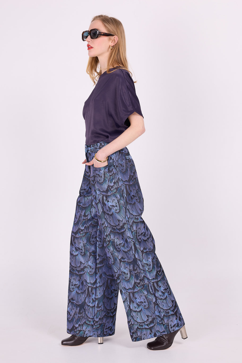 Bolivar trousers in blue lilac dragonfly