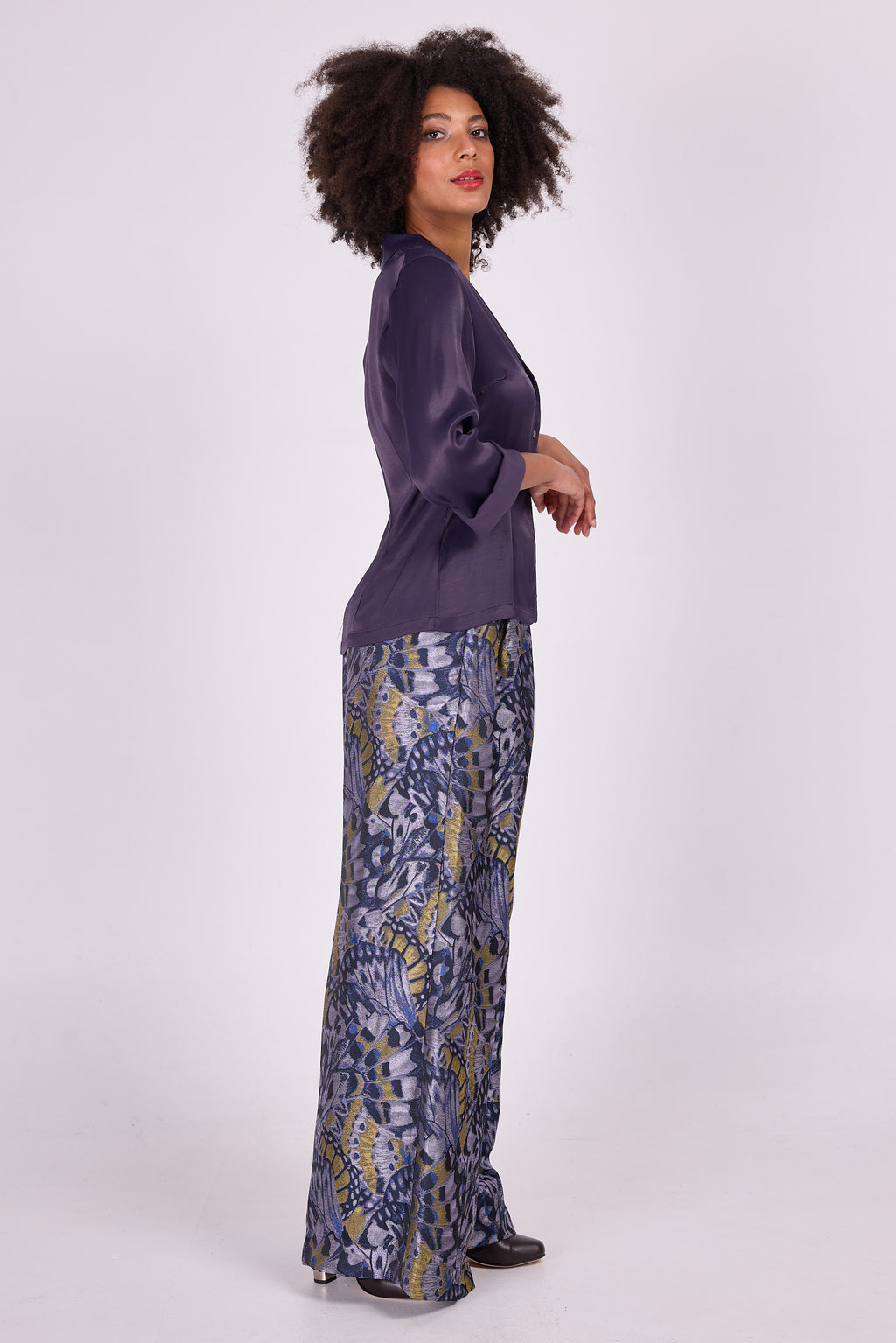 Clinton trousers in lilac butterfly jacquard