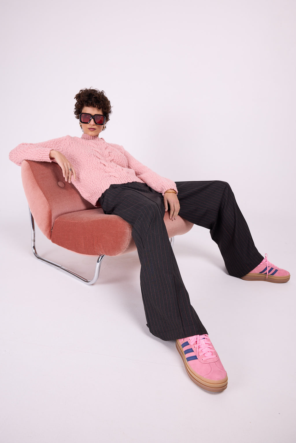 Cezar trousers with pink pinstripe