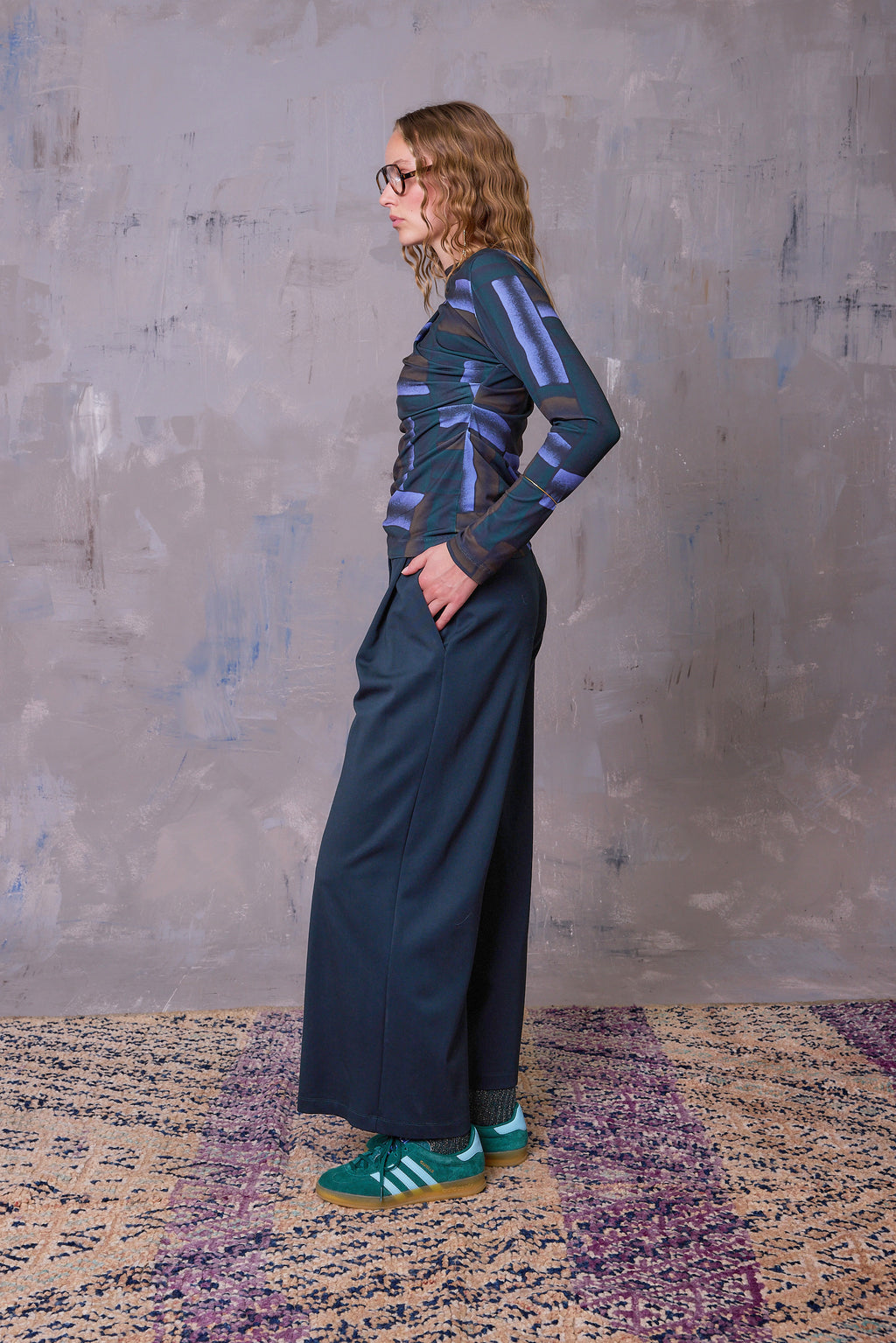 Anna T-shirt in deepsea blue wovens