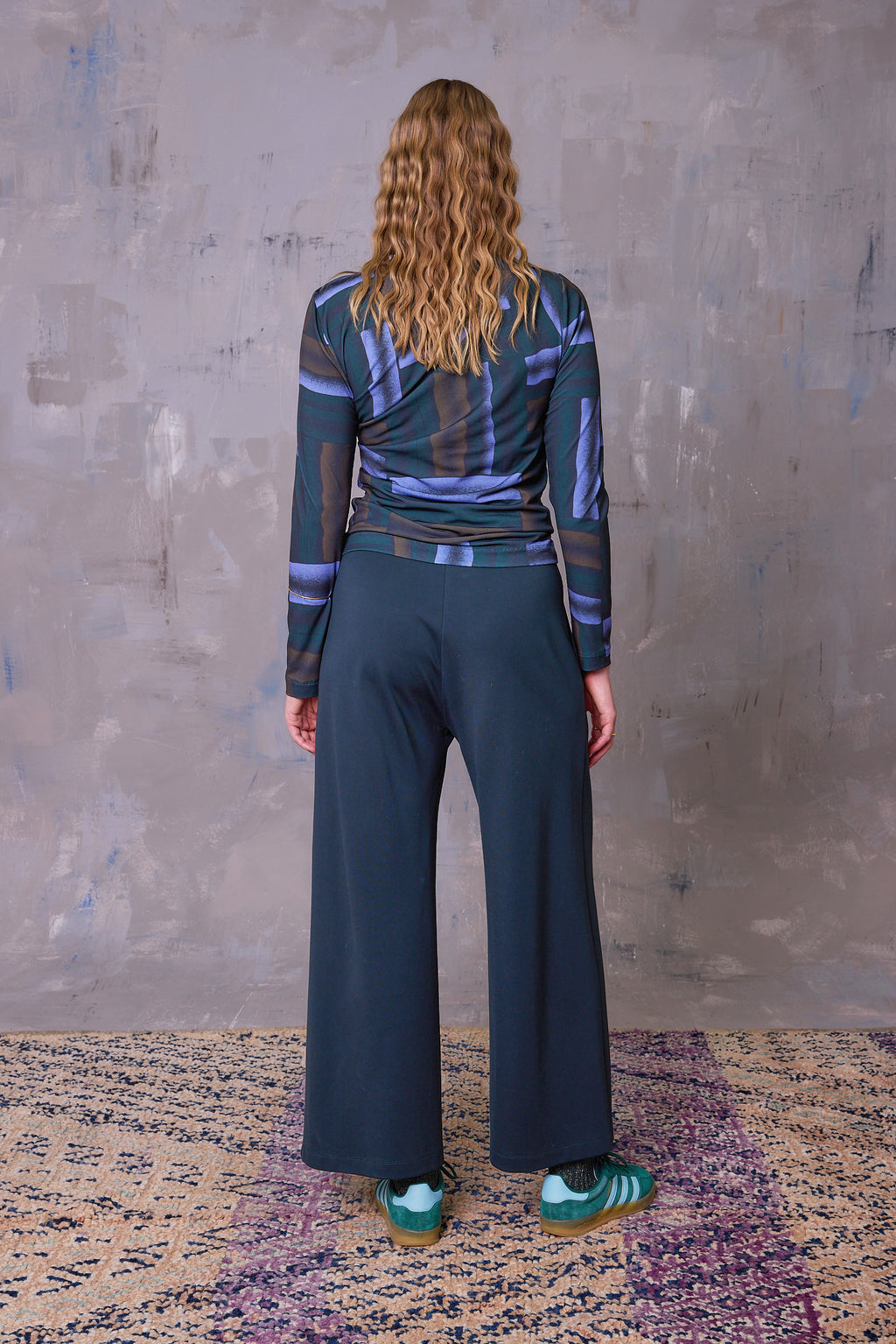 Anna T-shirt in deepsea blue wovens