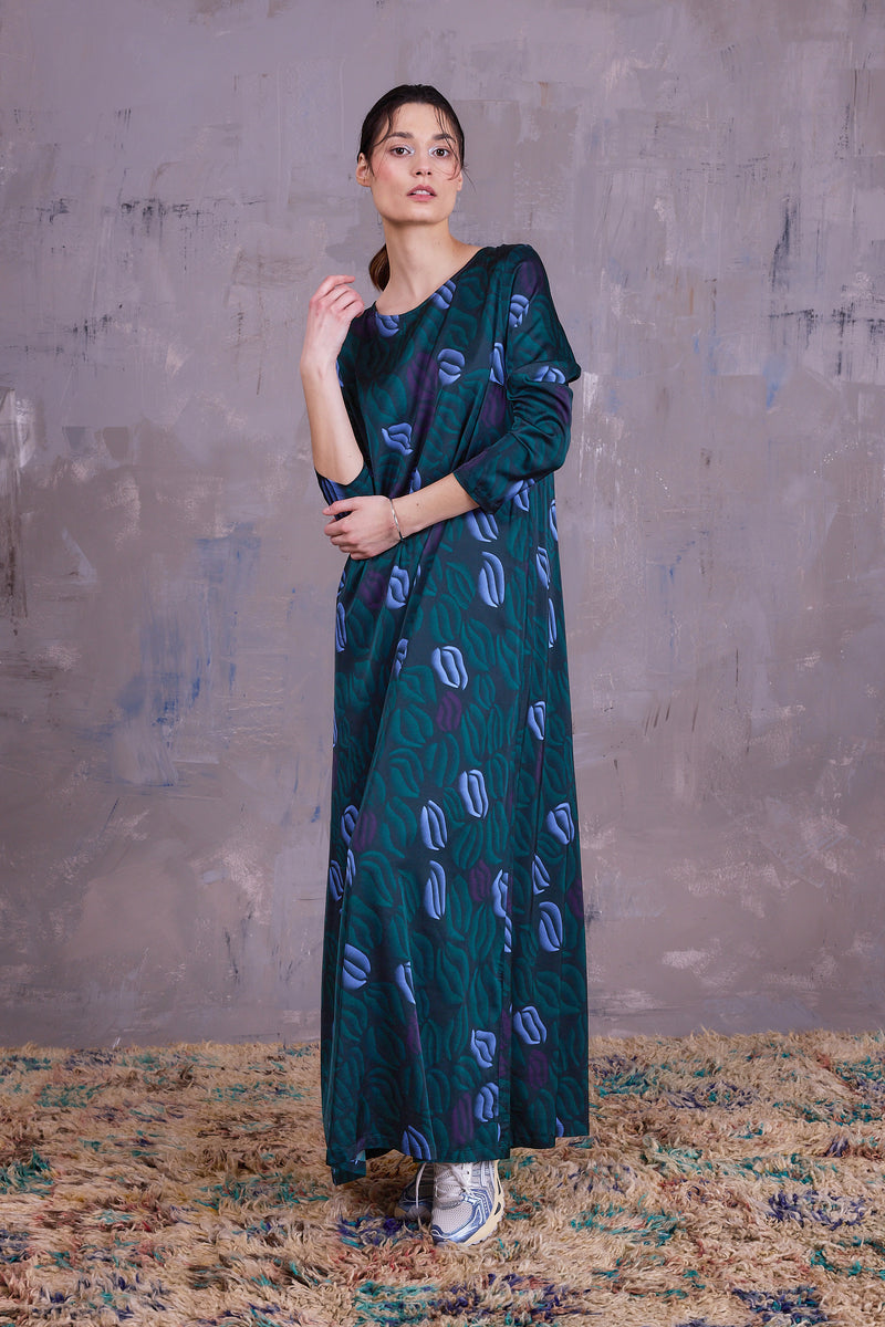 Eva dress in burgundy blue lips