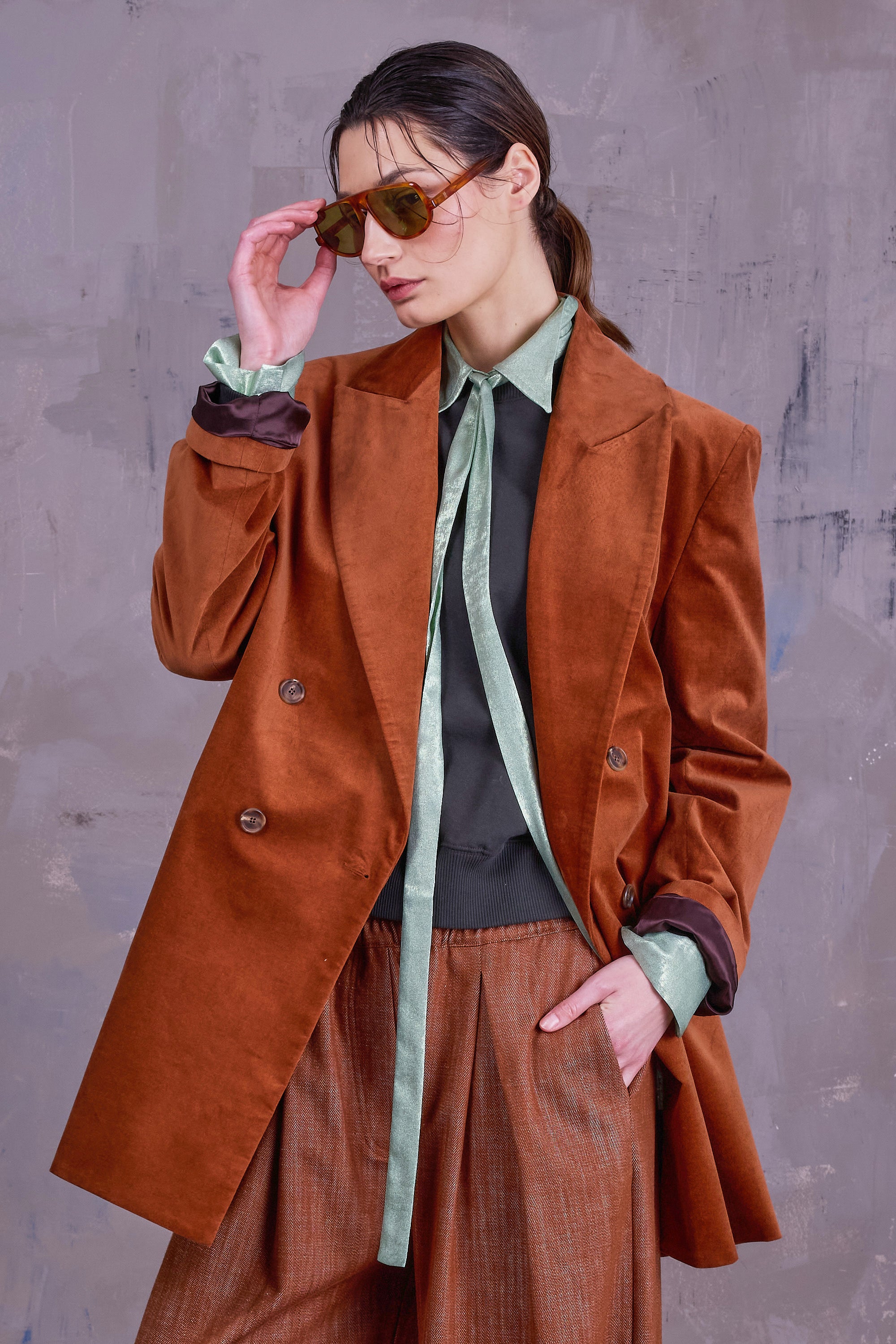 Gaspar jas in hazelnut velvet