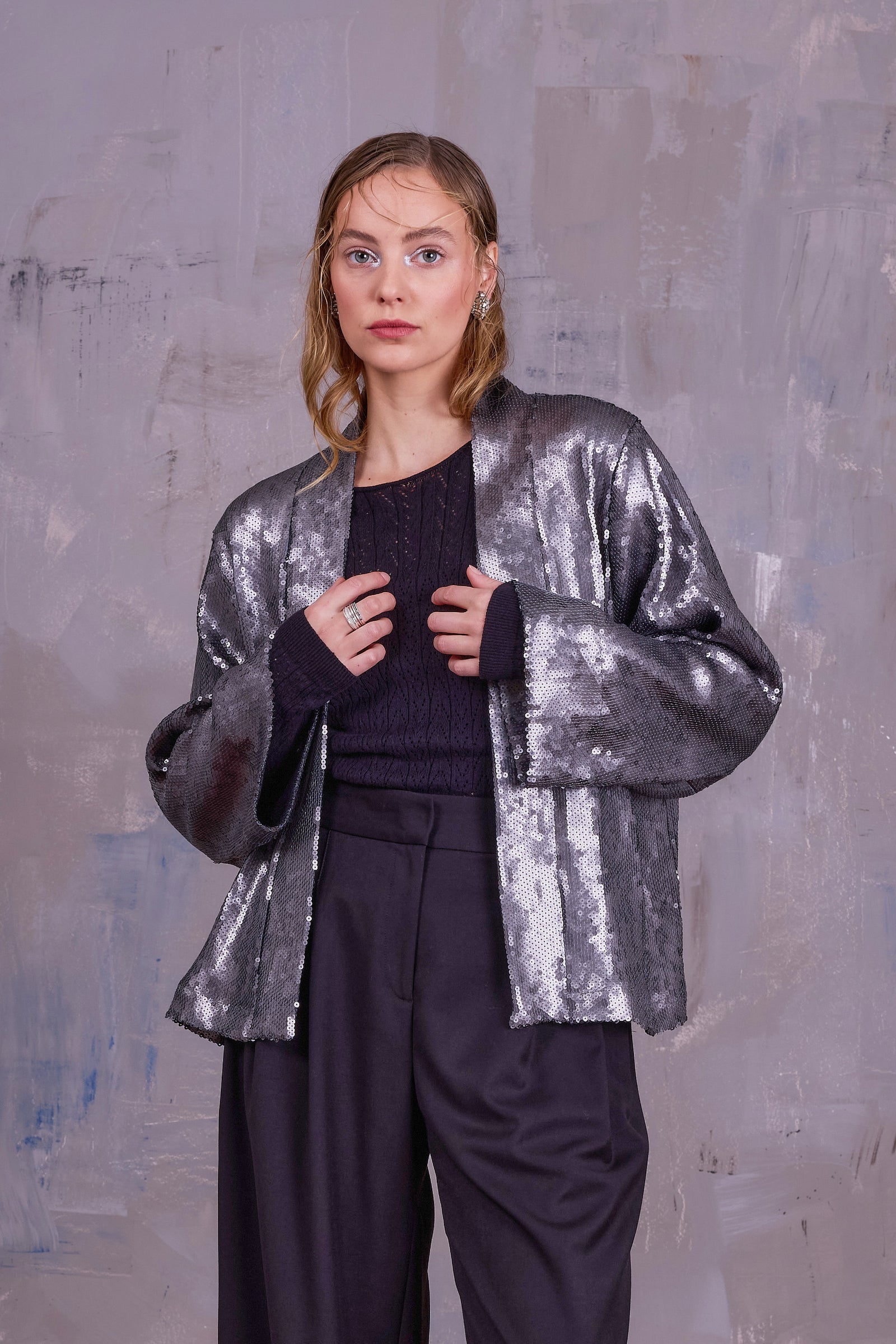 Flenn kimono in silver sequins