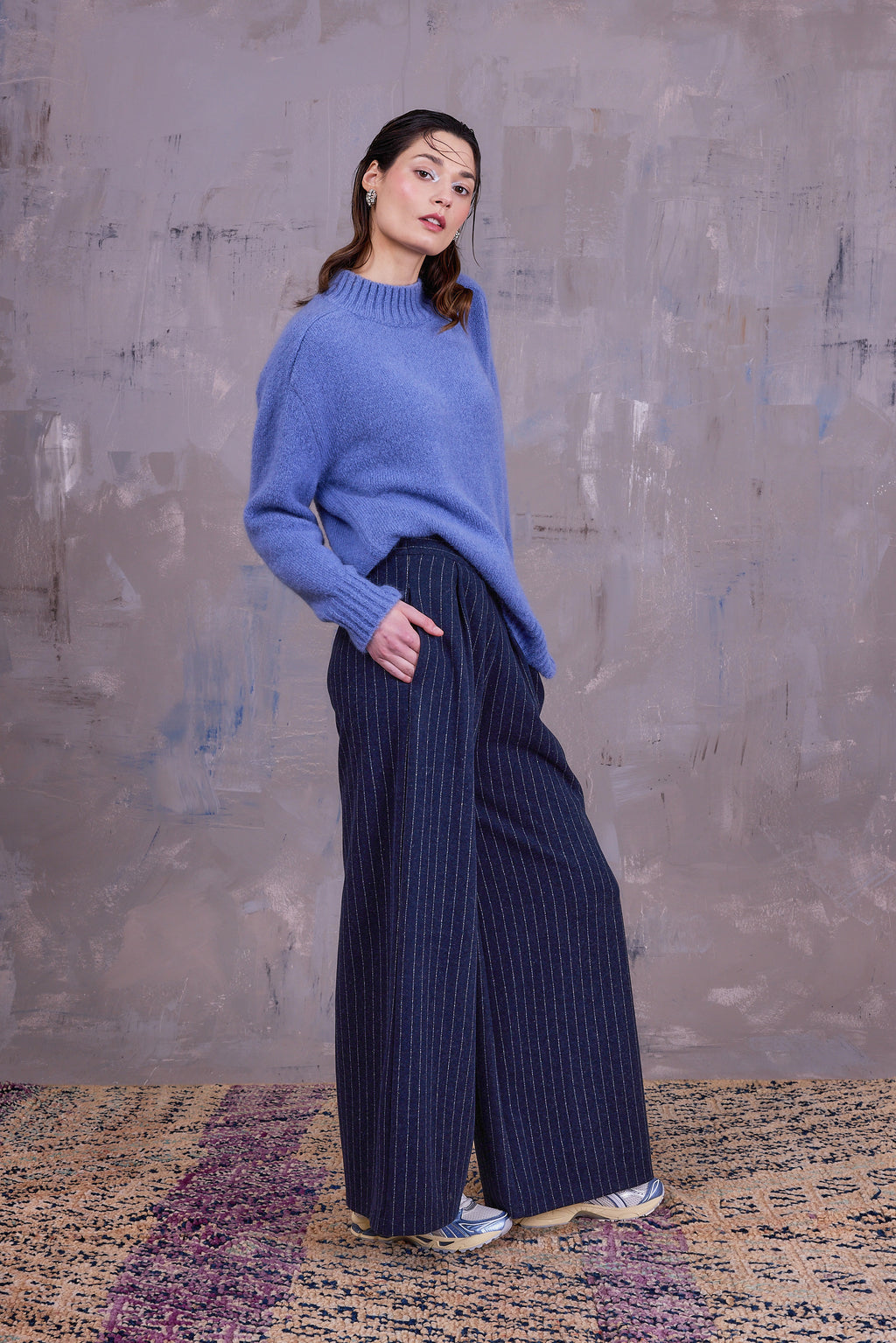 Glasgow knitted sweater in madonna blue