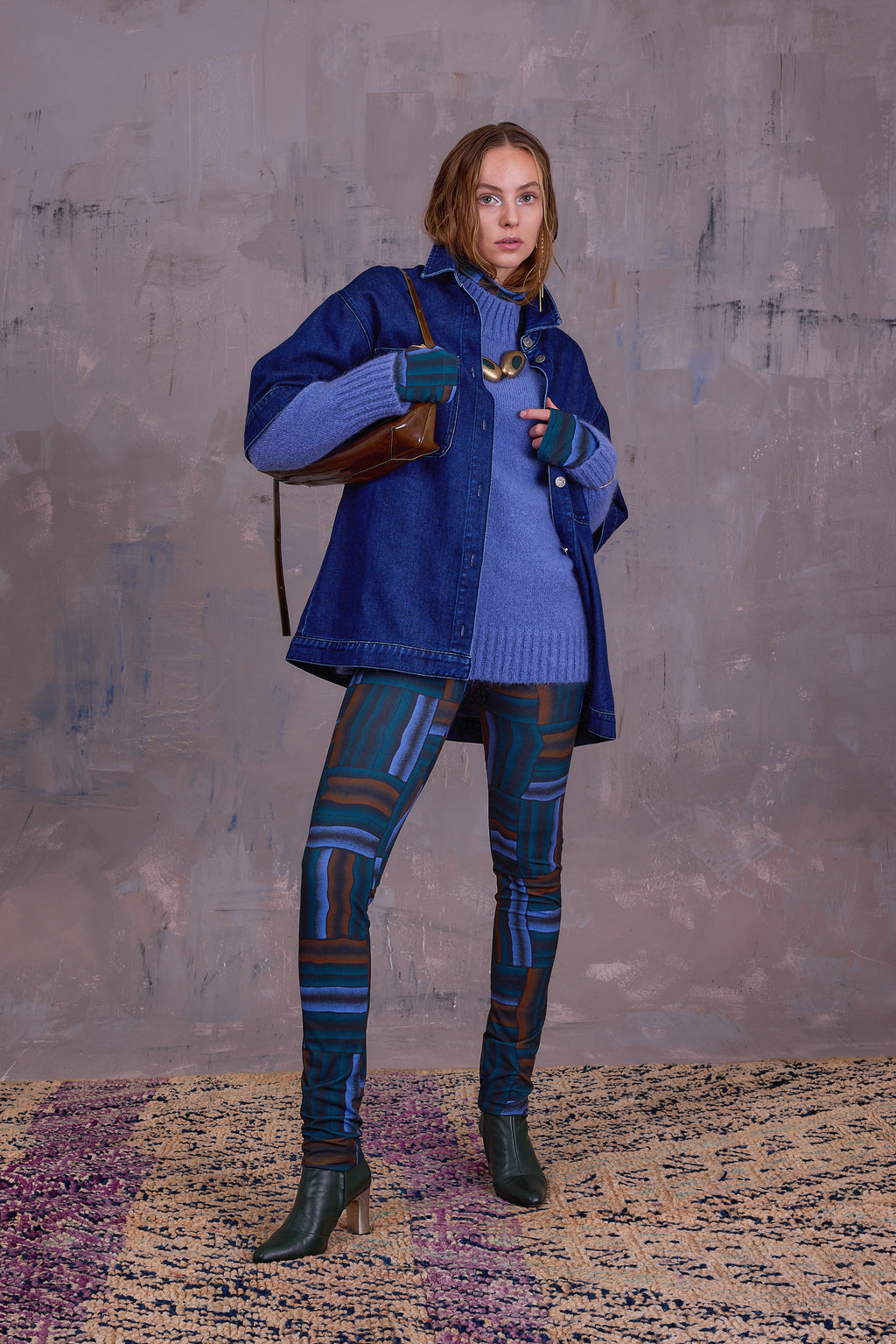 Glasgow knitted sweater in madonna blue