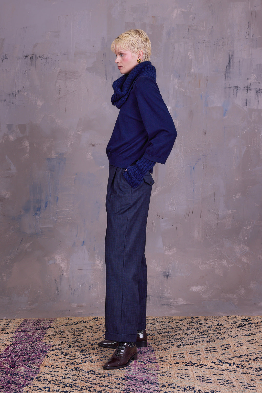 Gisella tube scarf in midnight blue