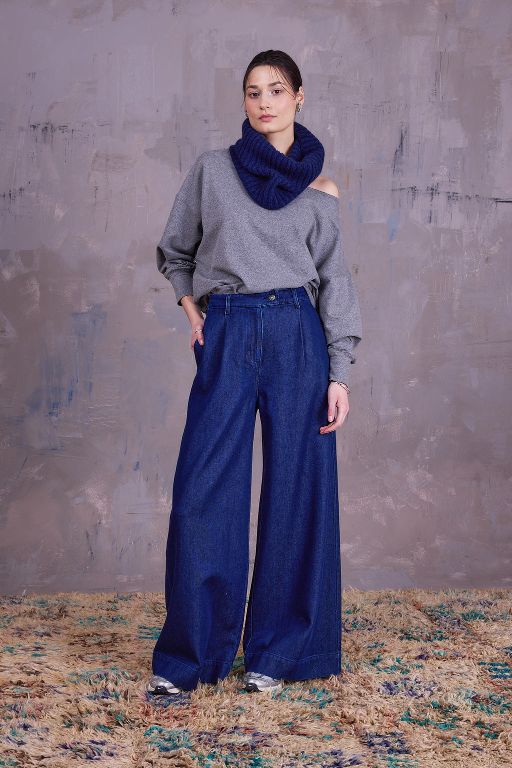 Gisella tube scarf in midnight blue