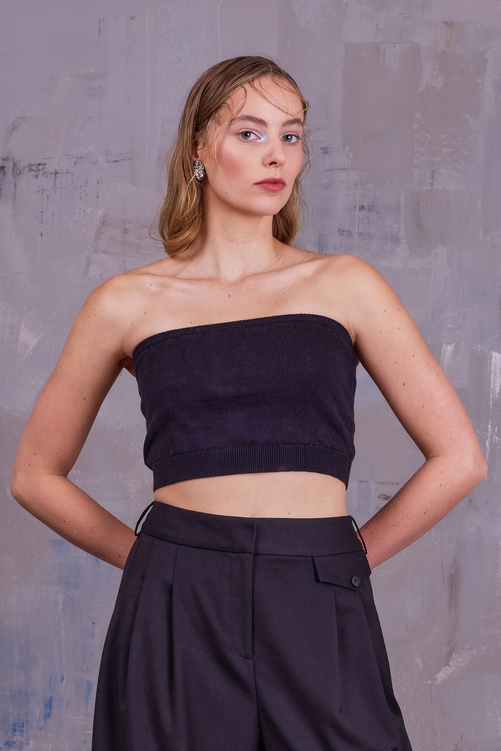 Gautier bandeau top in black