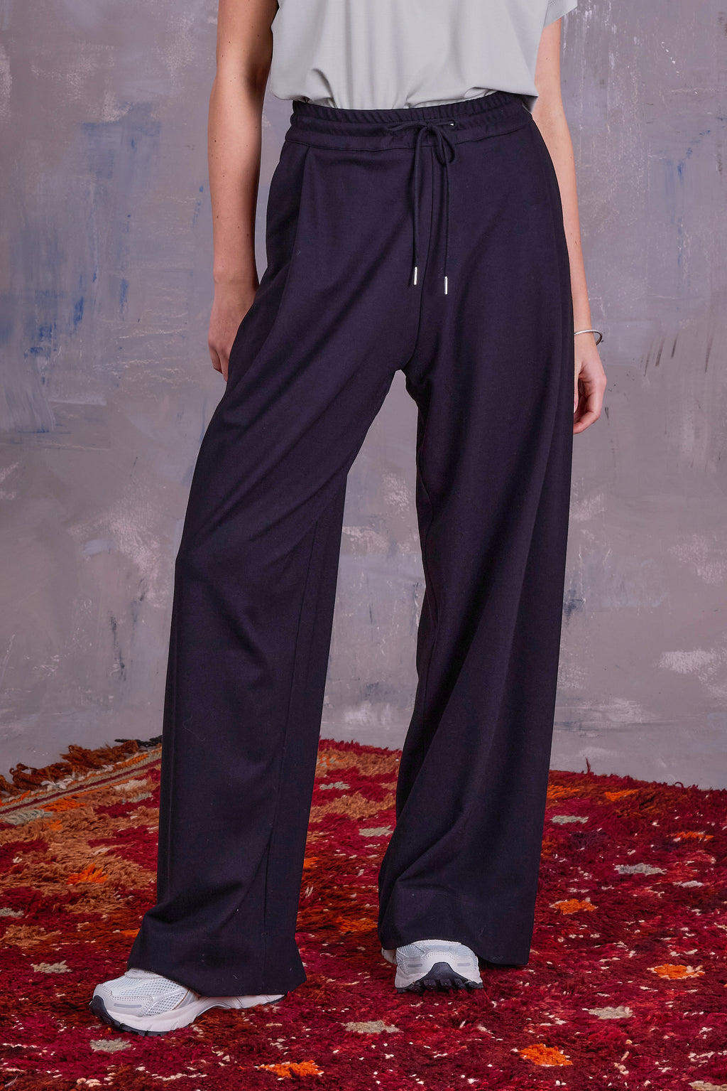 Geano trousers in black