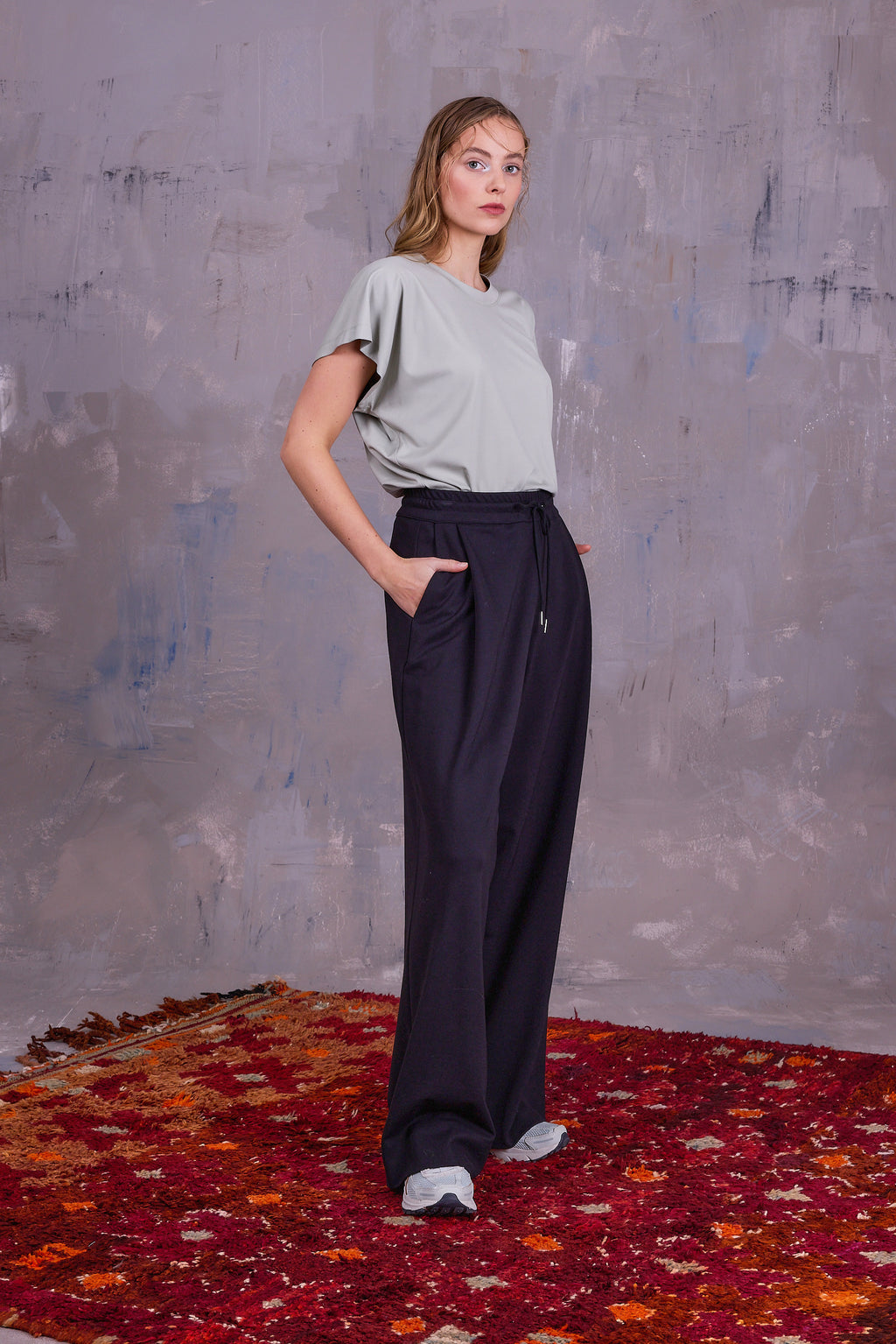 Geano trousers in black