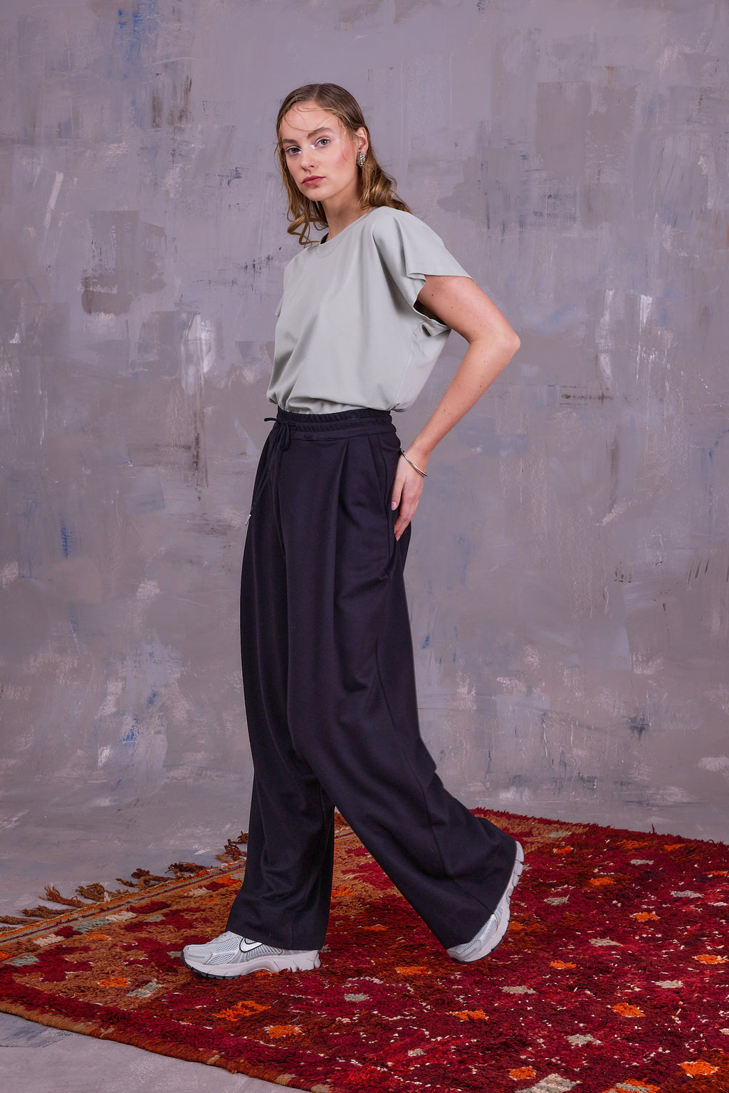 Geano trousers in black