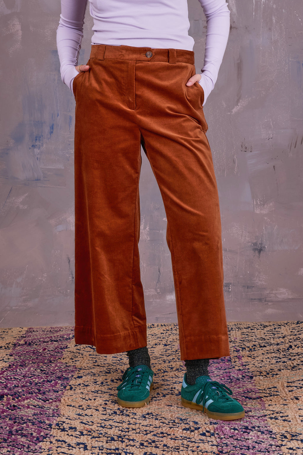 Gong broek in hazelnut velvet