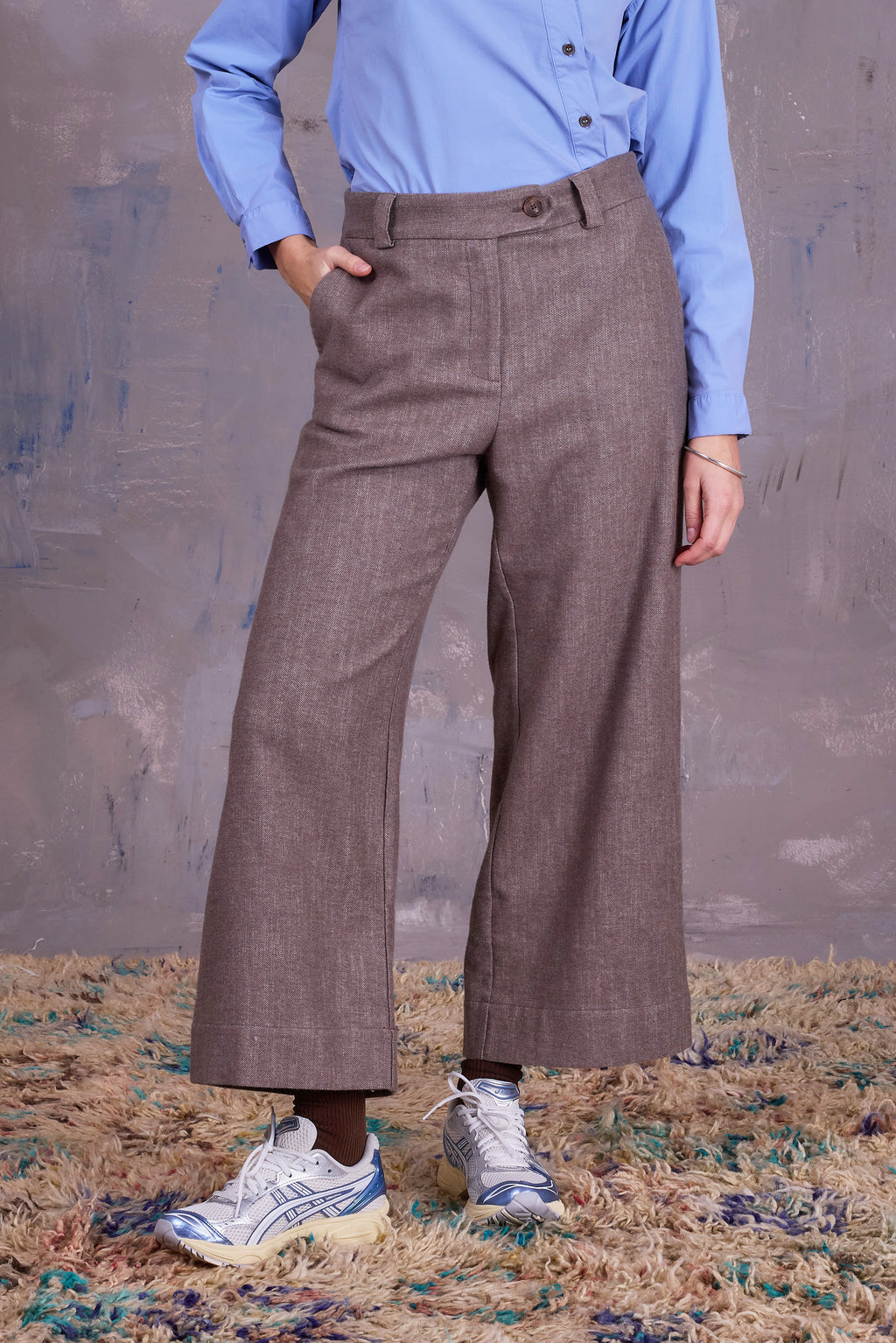 Gong trousers in greige gabardine
