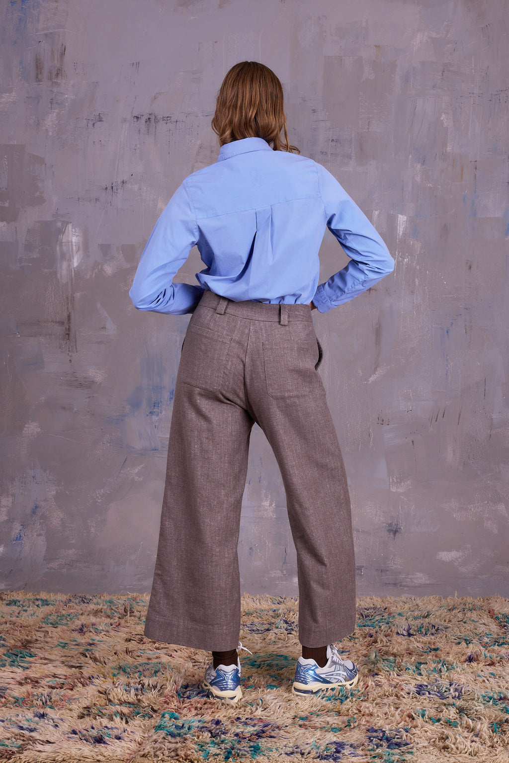 Gong trousers in greige gabardine