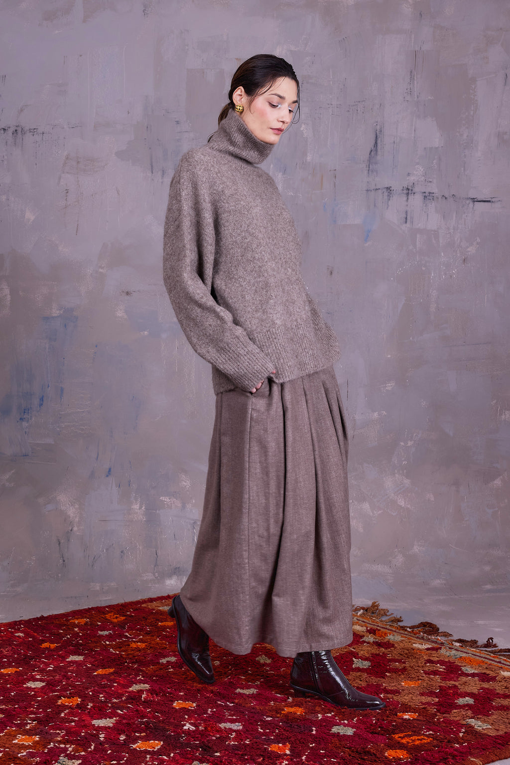 Fieke rok in greige gabardine