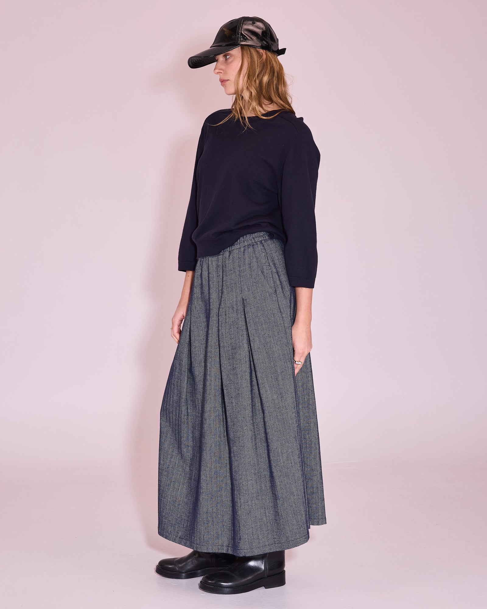Jo cap in black faux leather